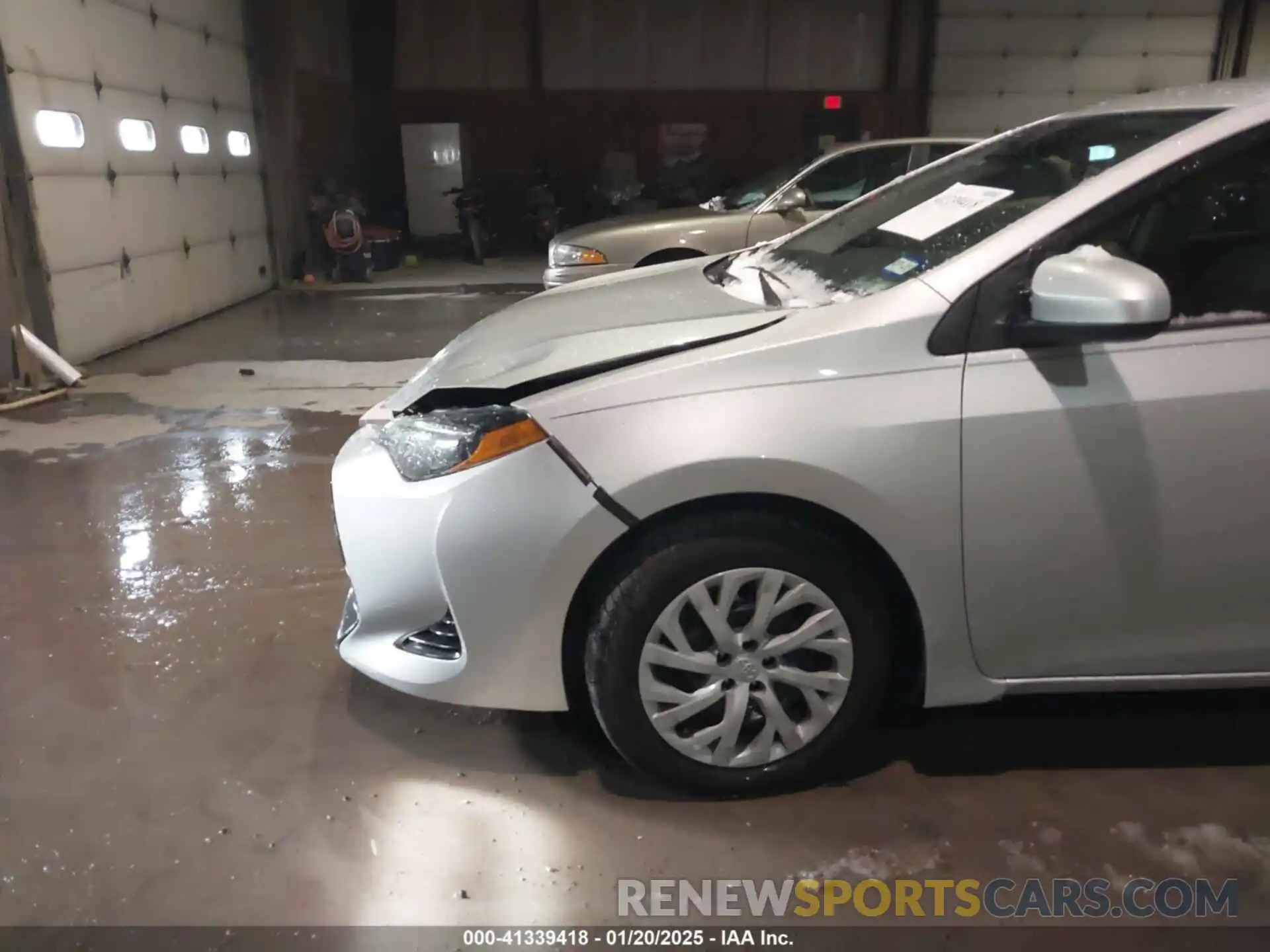 17 Photograph of a damaged car 5YFBURHE0KP877341 TOYOTA COROLLA 2019