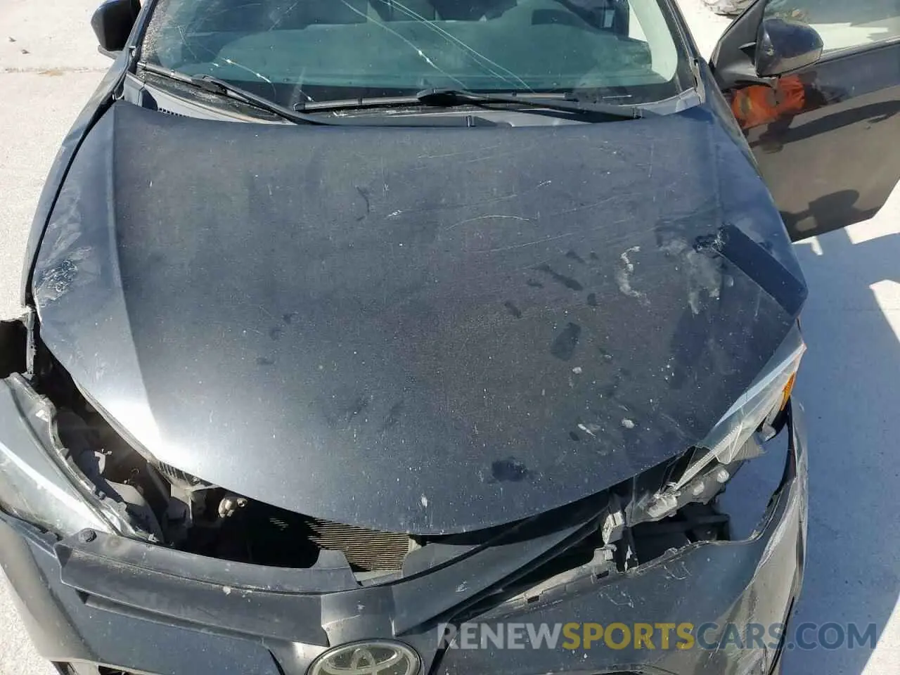 11 Photograph of a damaged car 5YFBURHE0KP878120 TOYOTA COROLLA 2019