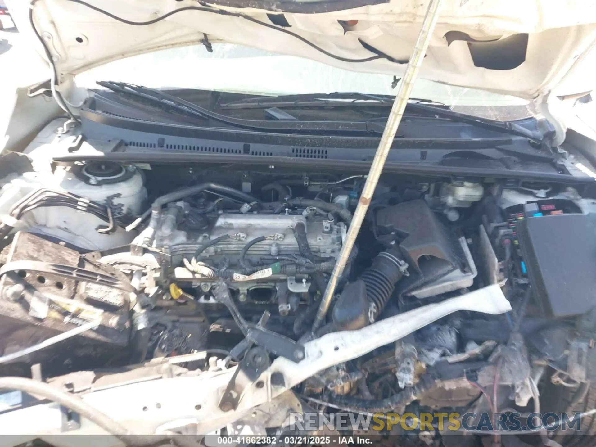 10 Photograph of a damaged car 5YFBURHE0KP882524 TOYOTA COROLLA 2019