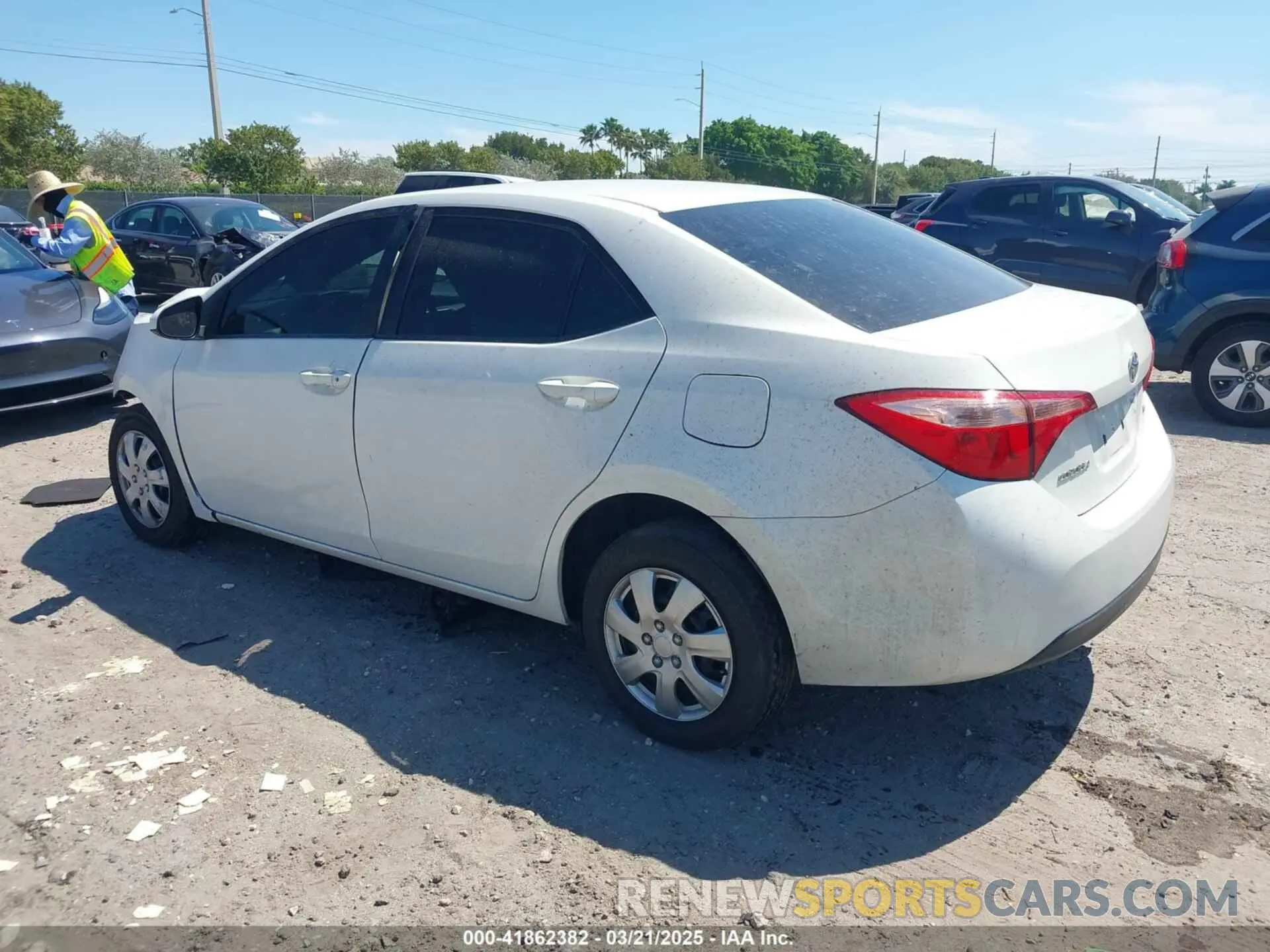3 Photograph of a damaged car 5YFBURHE0KP882524 TOYOTA COROLLA 2019