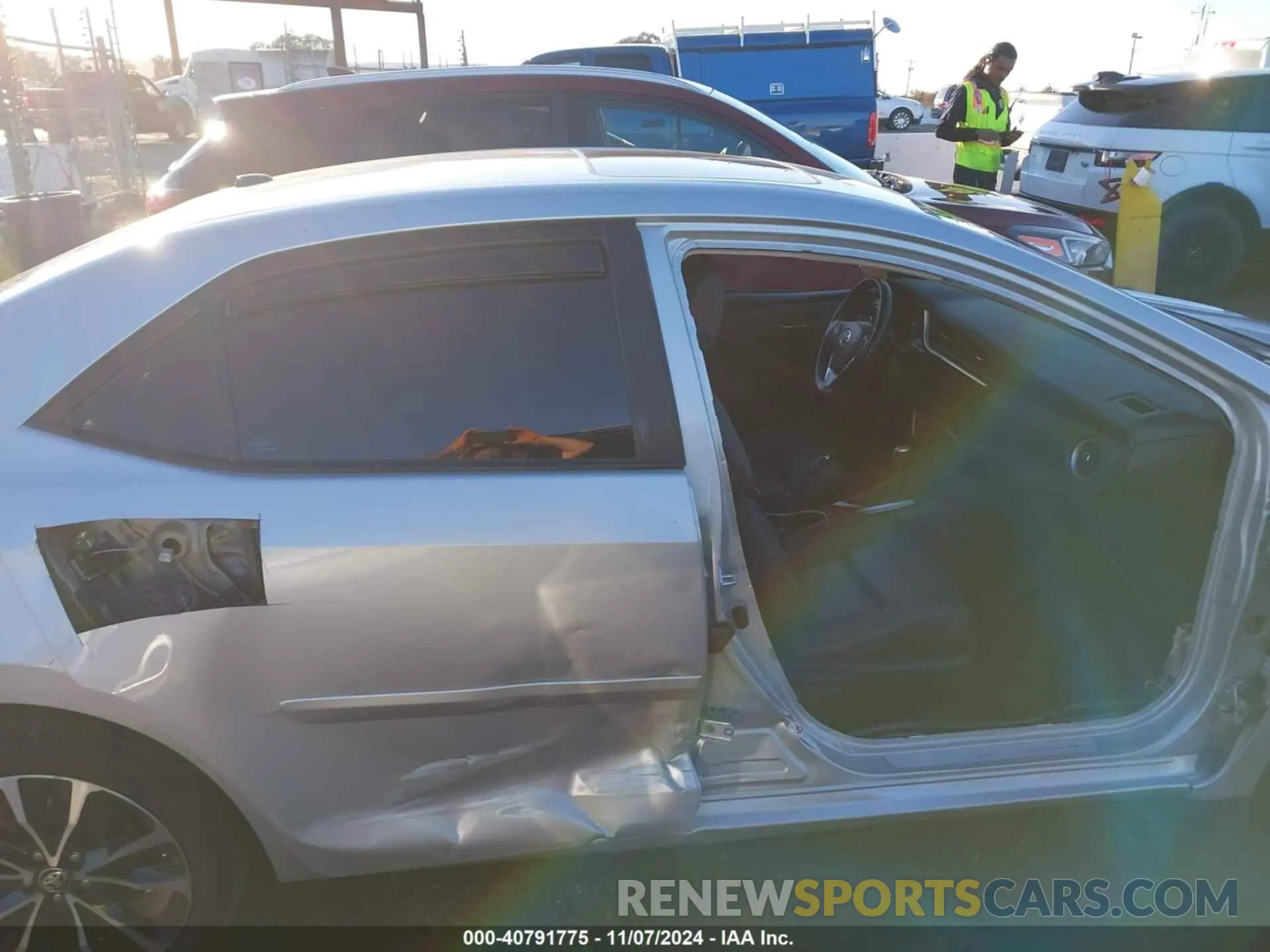 14 Photograph of a damaged car 5YFBURHE0KP885861 TOYOTA COROLLA 2019