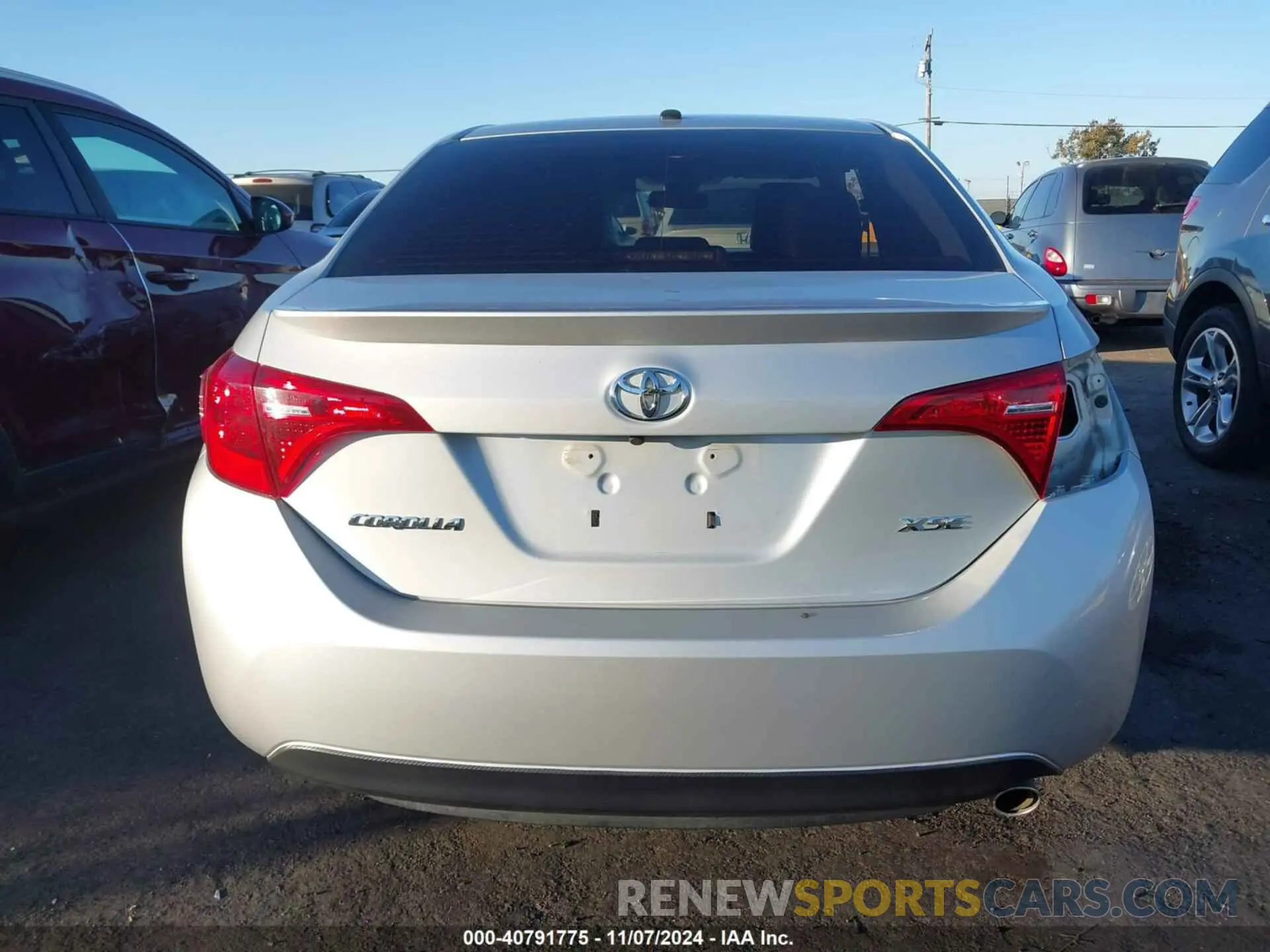 17 Photograph of a damaged car 5YFBURHE0KP885861 TOYOTA COROLLA 2019