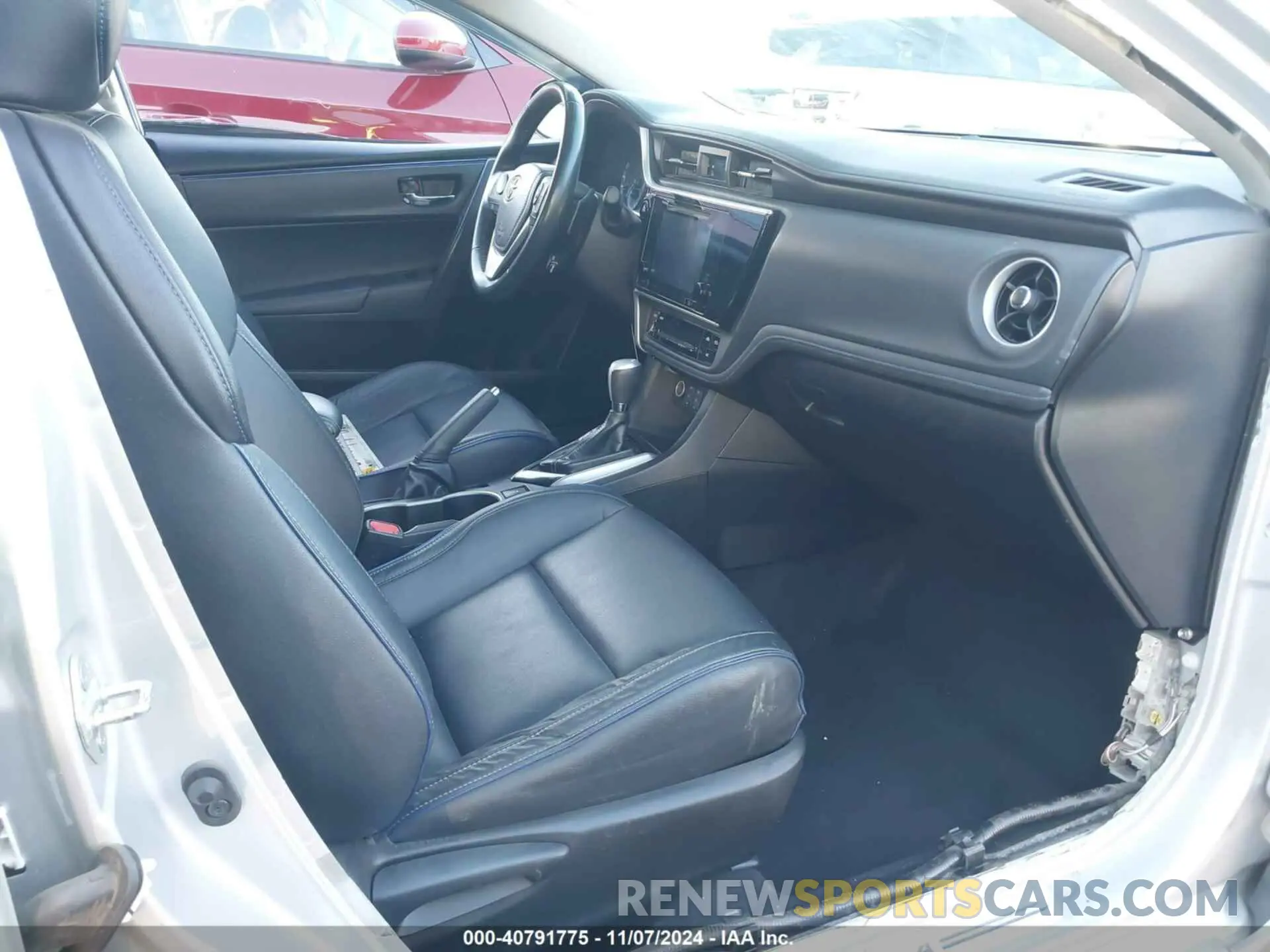 5 Photograph of a damaged car 5YFBURHE0KP885861 TOYOTA COROLLA 2019