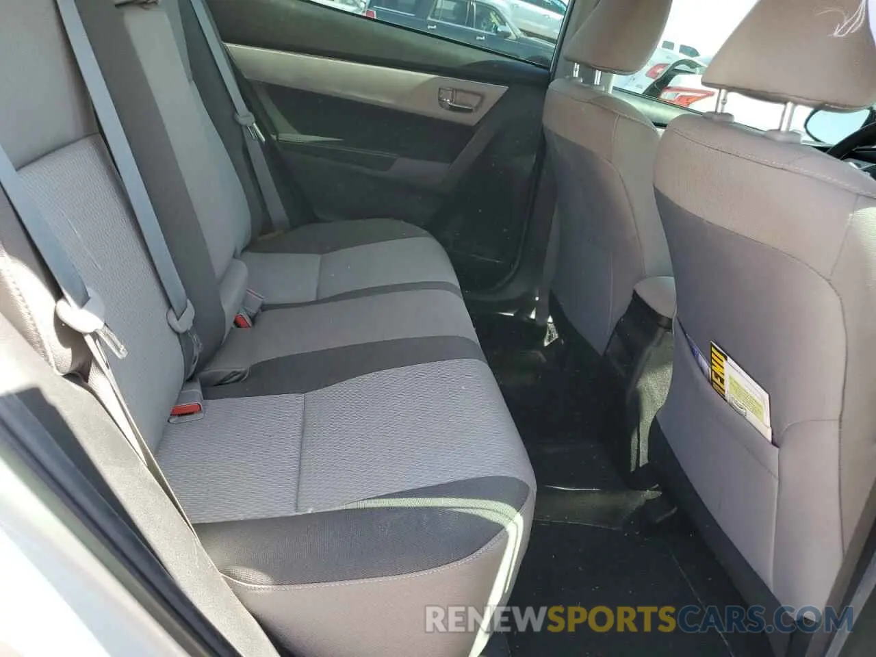 10 Photograph of a damaged car 5YFBURHE0KP889800 TOYOTA COROLLA 2019