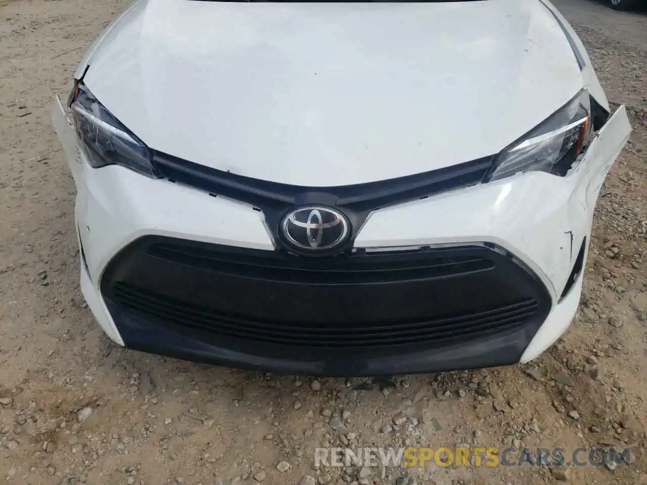 9 Photograph of a damaged car 5YFBURHE0KP895239 TOYOTA COROLLA 2019