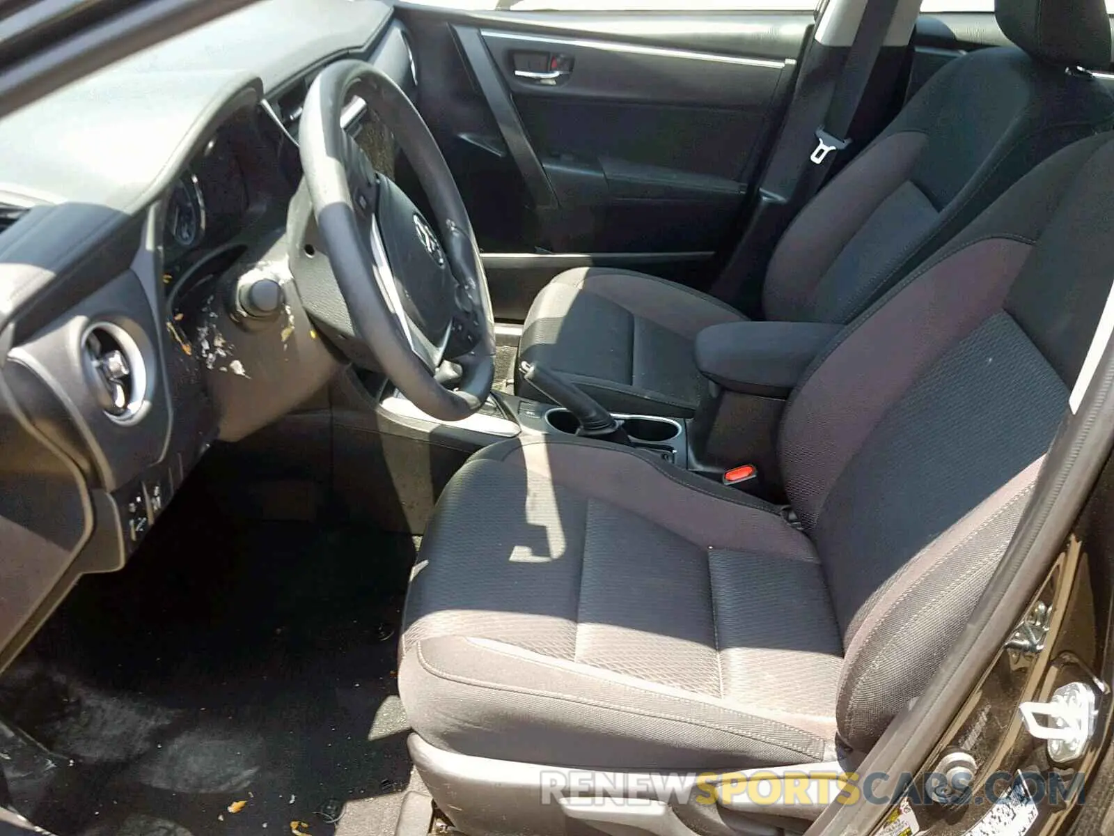 5 Photograph of a damaged car 5YFBURHE0KP897623 TOYOTA COROLLA 2019
