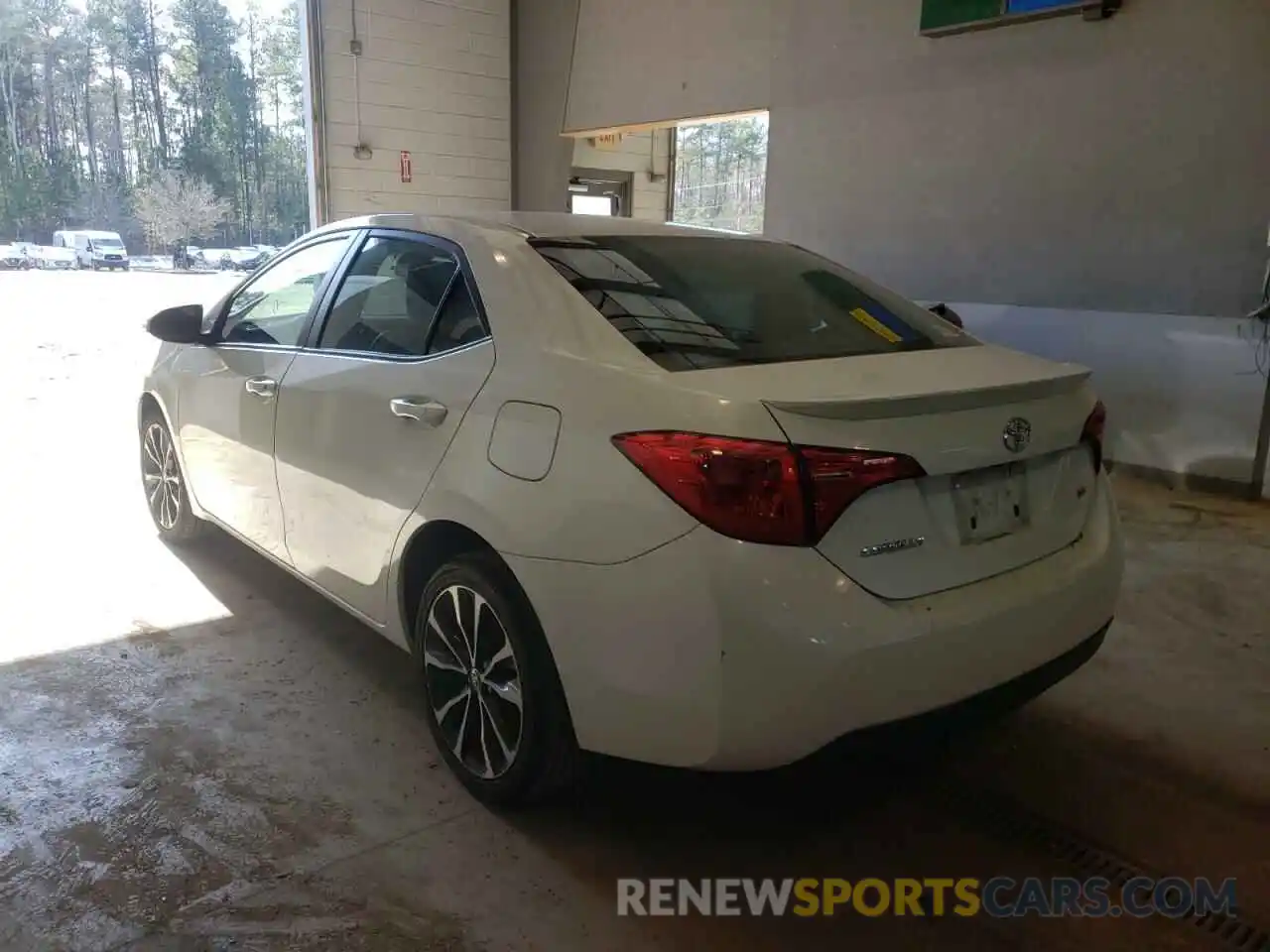 3 Photograph of a damaged car 5YFBURHE0KP902223 TOYOTA COROLLA 2019