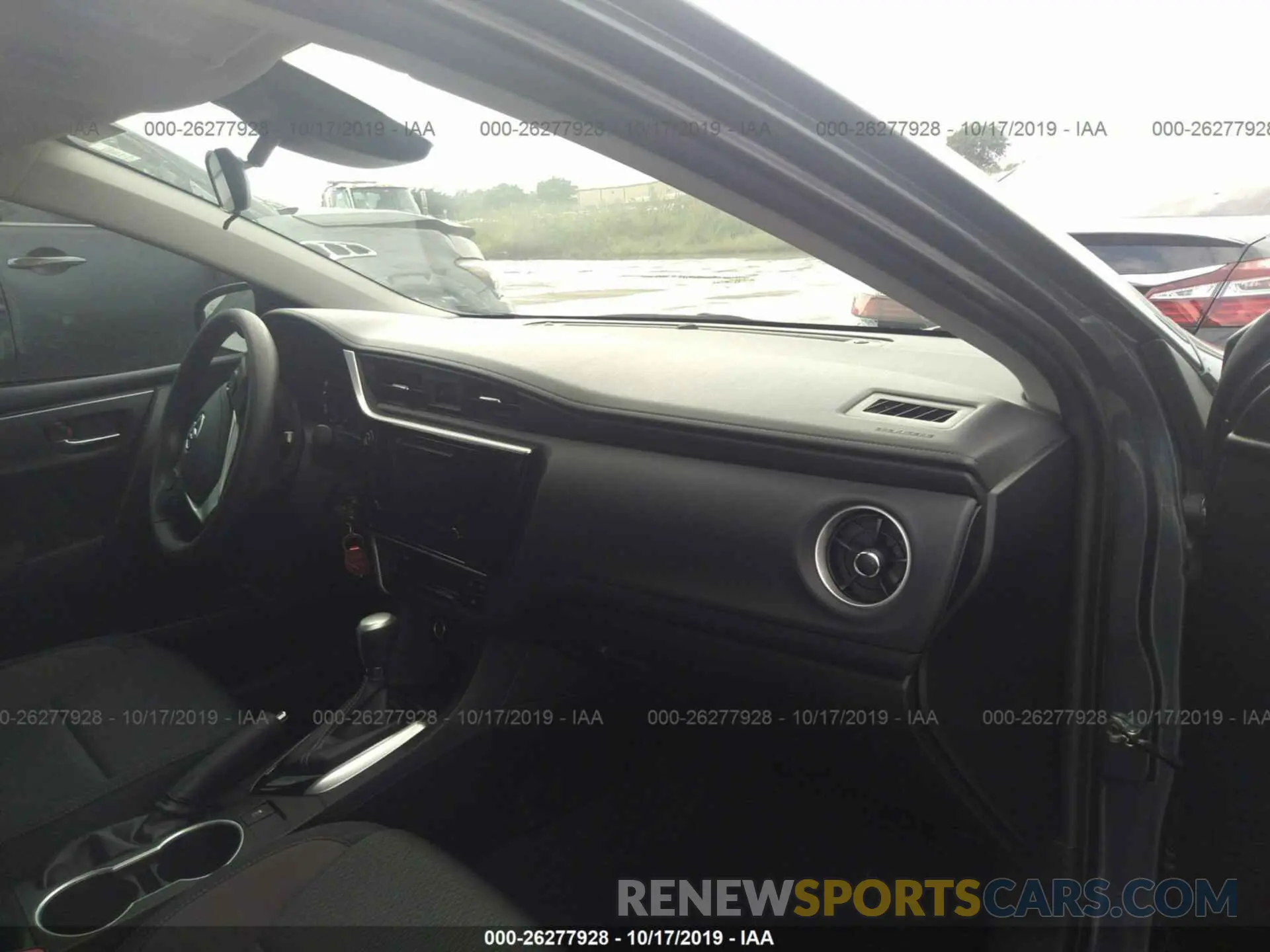5 Photograph of a damaged car 5YFBURHE0KP913898 TOYOTA COROLLA 2019