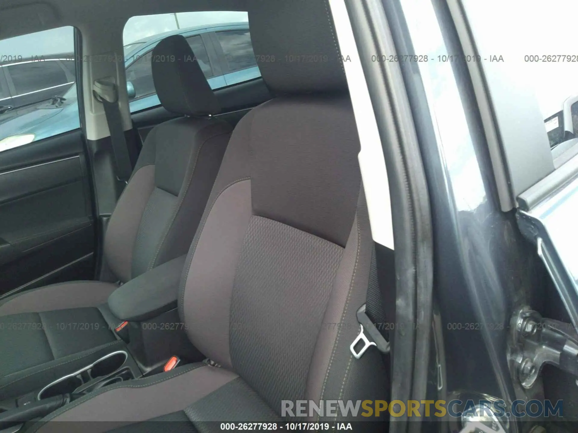 8 Photograph of a damaged car 5YFBURHE0KP913898 TOYOTA COROLLA 2019