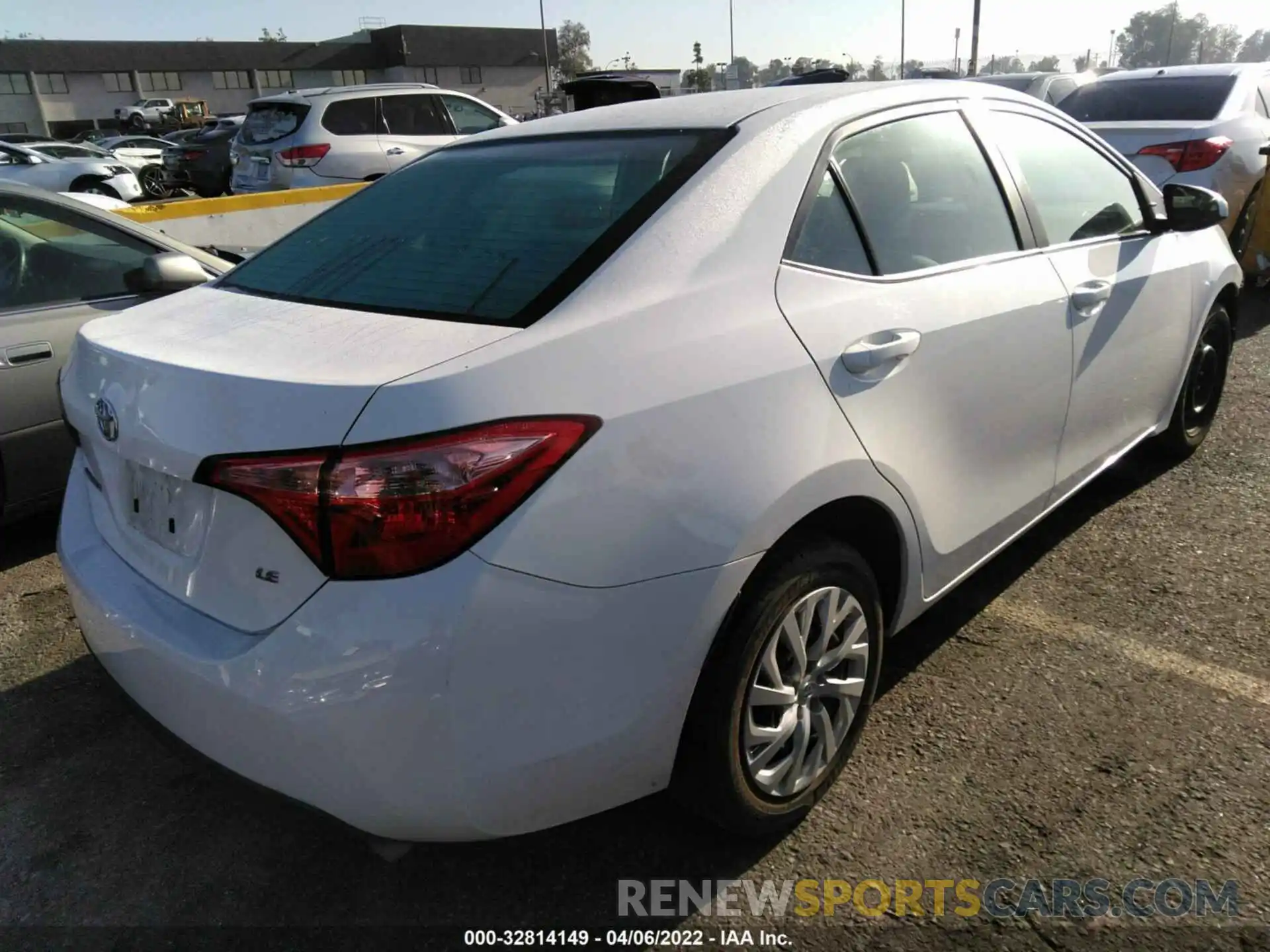 4 Photograph of a damaged car 5YFBURHE0KP914761 TOYOTA COROLLA 2019