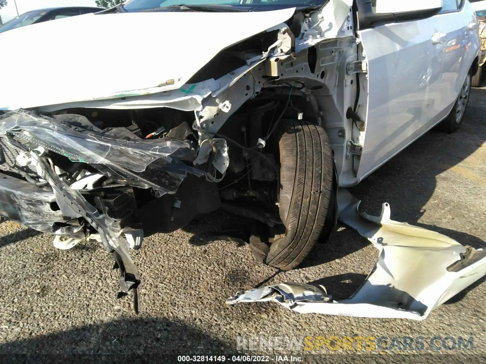 6 Photograph of a damaged car 5YFBURHE0KP914761 TOYOTA COROLLA 2019