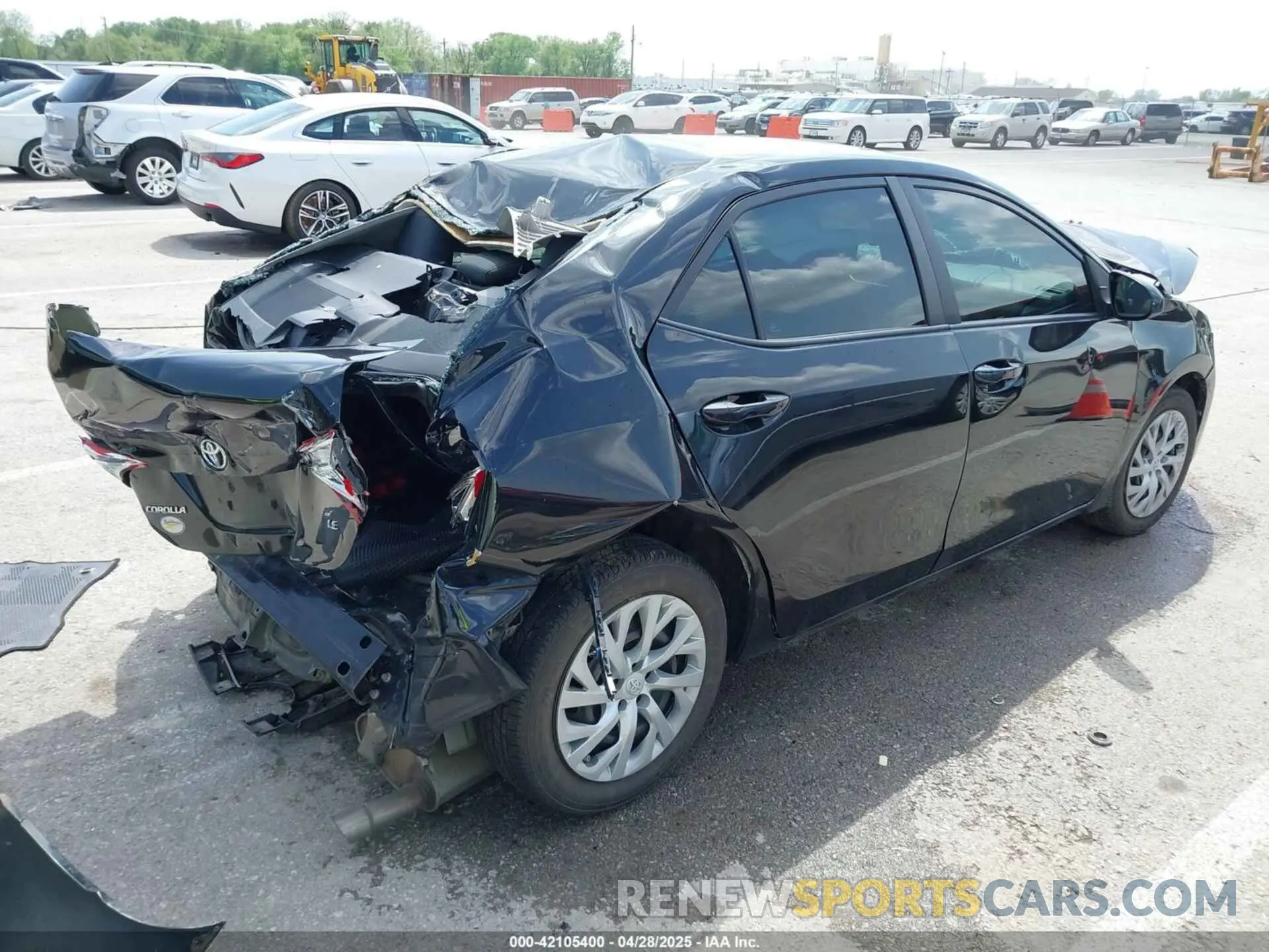 4 Photograph of a damaged car 5YFBURHE0KP914825 TOYOTA COROLLA 2019