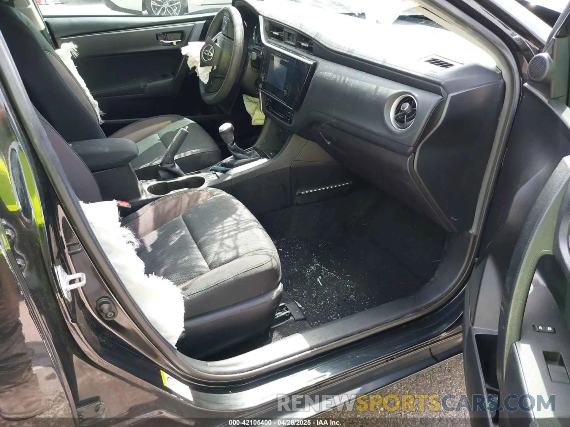 5 Photograph of a damaged car 5YFBURHE0KP914825 TOYOTA COROLLA 2019