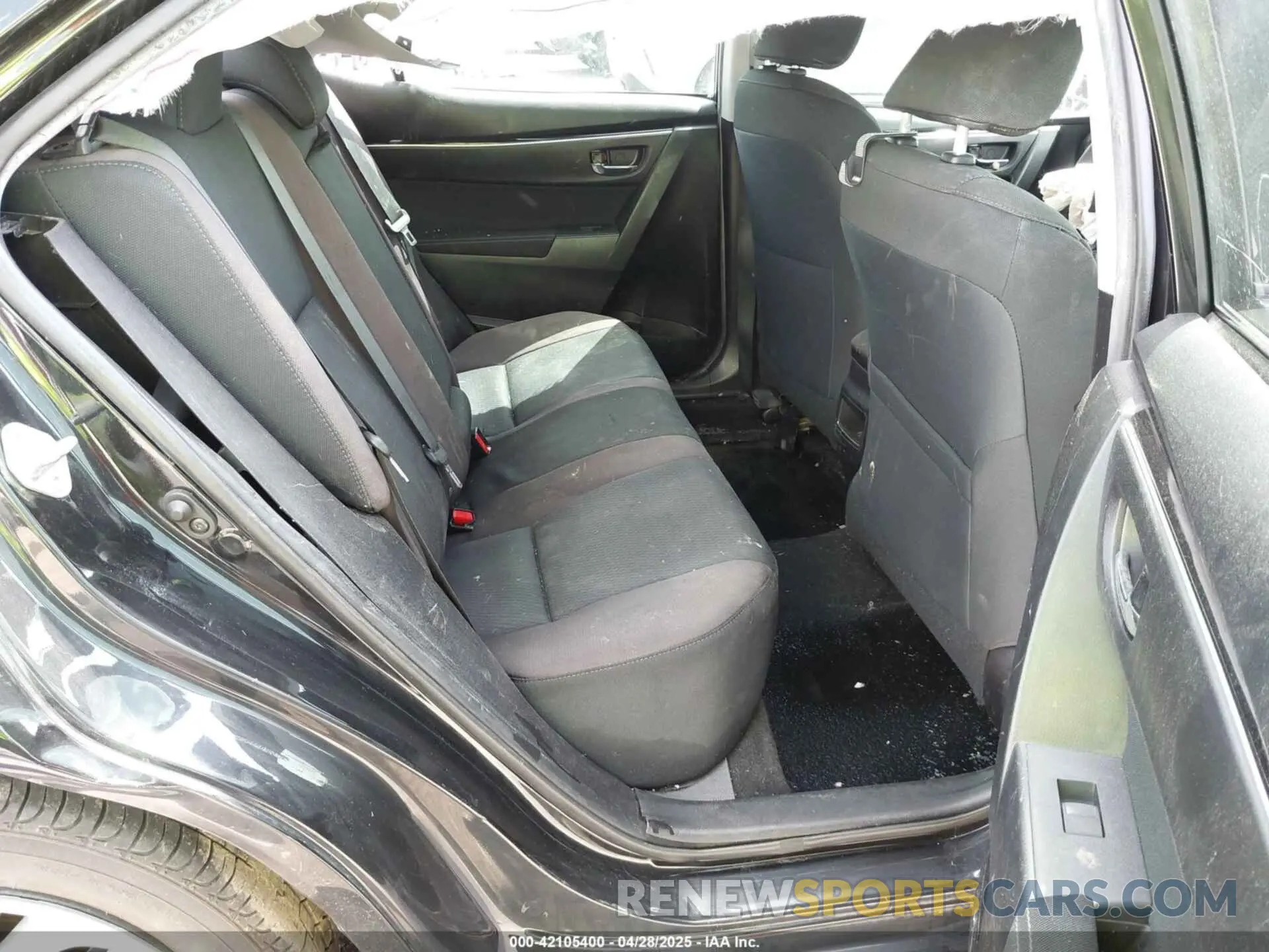 8 Photograph of a damaged car 5YFBURHE0KP914825 TOYOTA COROLLA 2019