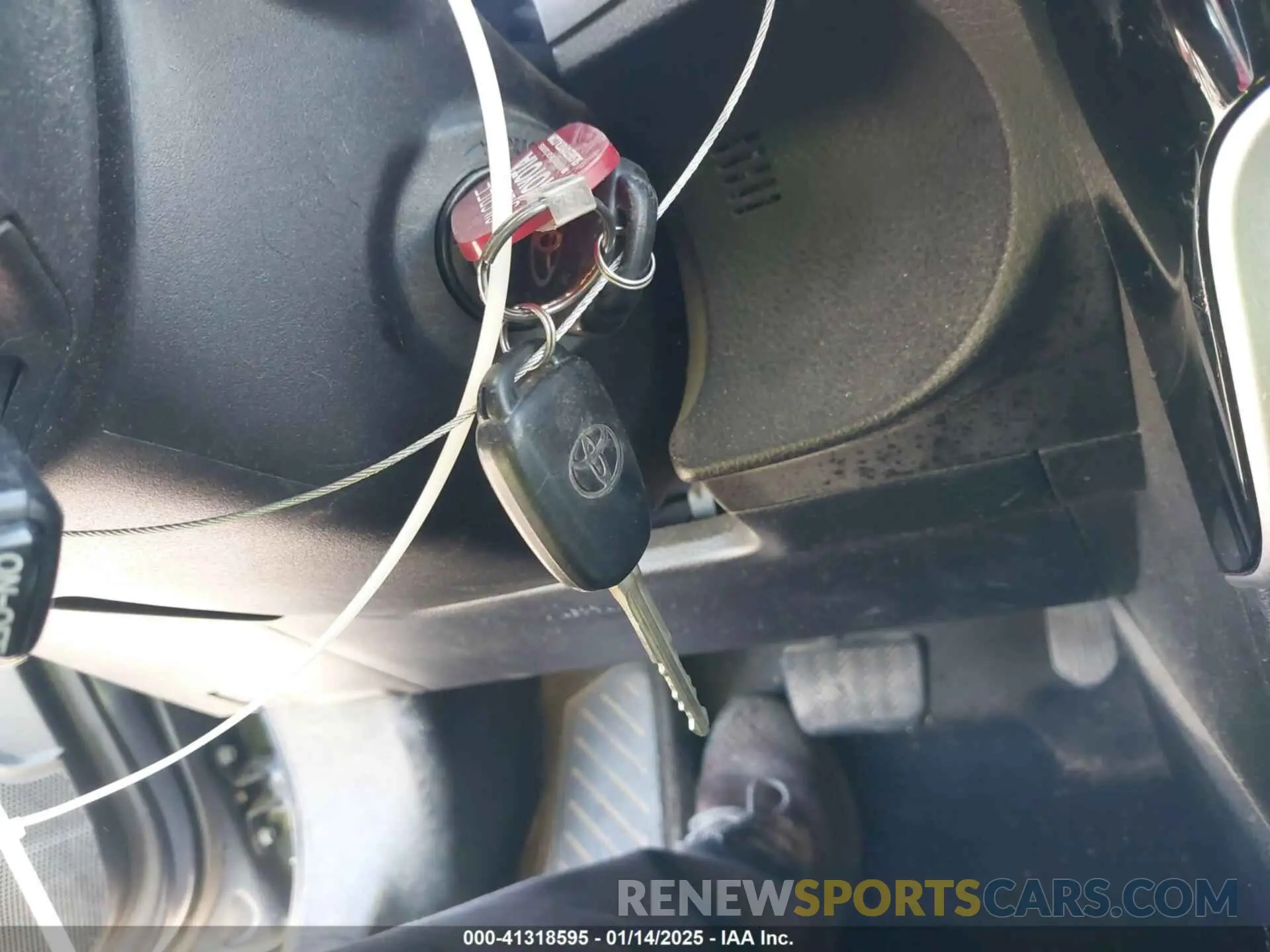 11 Photograph of a damaged car 5YFBURHE0KP916557 TOYOTA COROLLA 2019