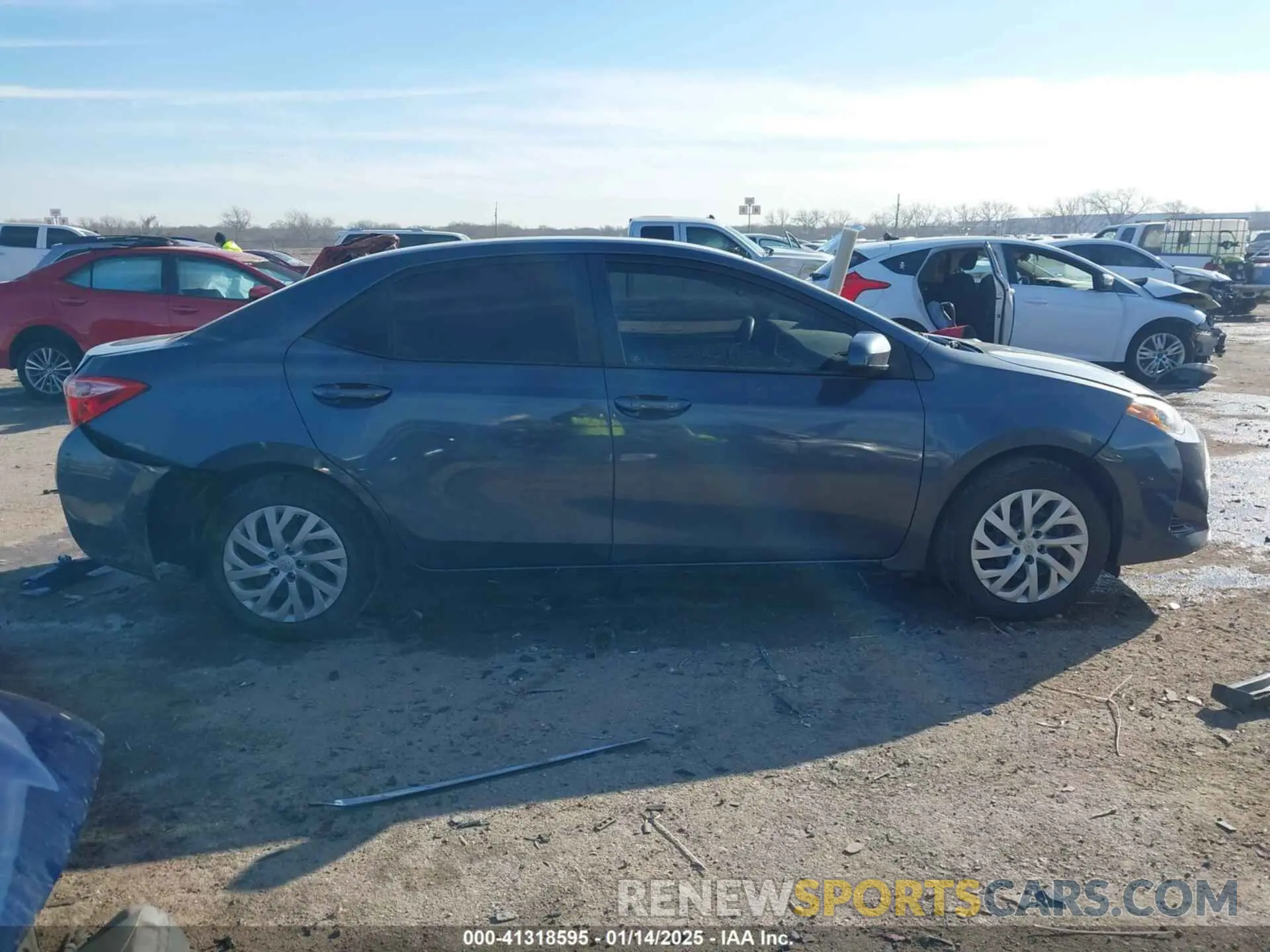 13 Photograph of a damaged car 5YFBURHE0KP916557 TOYOTA COROLLA 2019