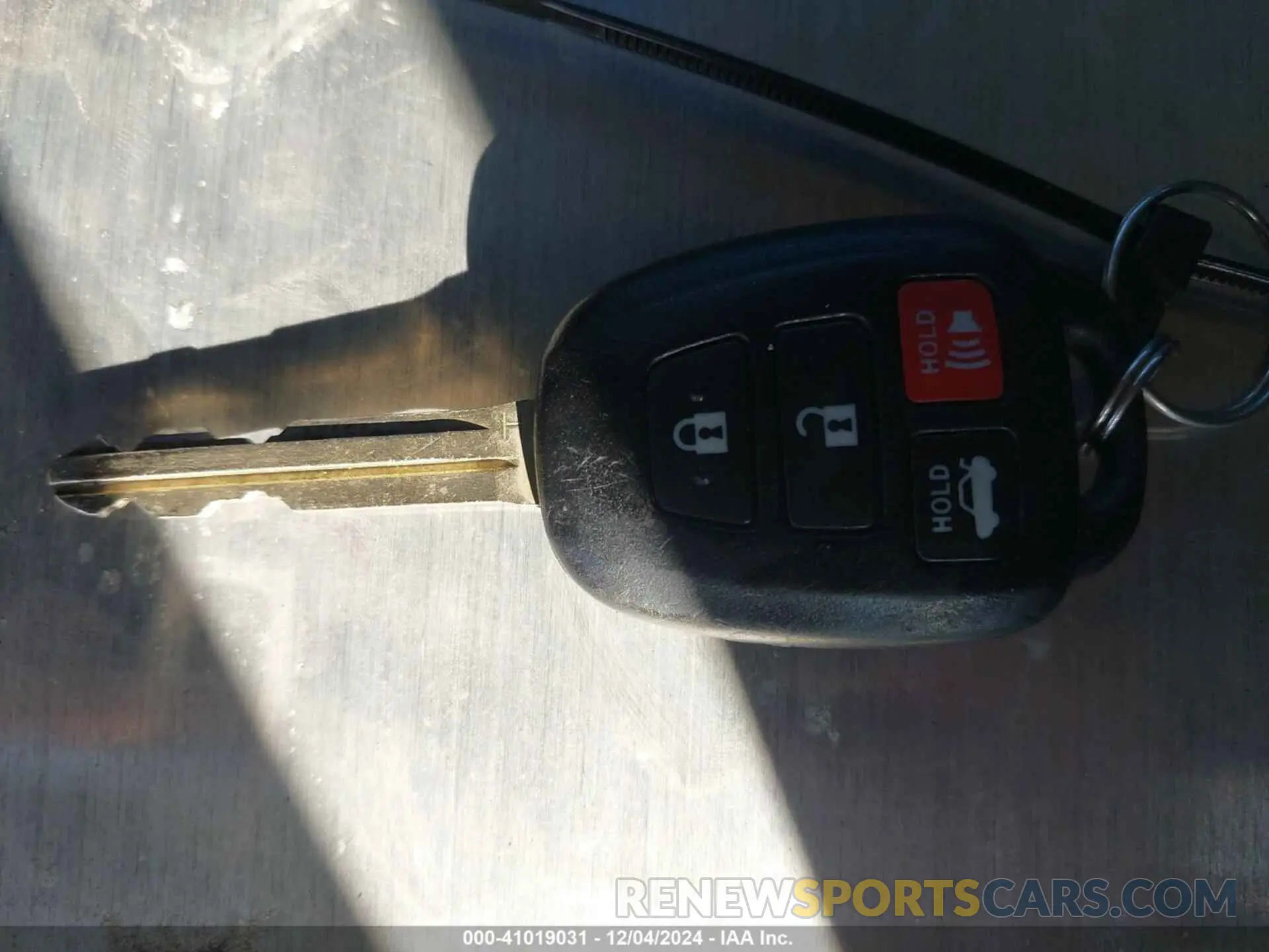 11 Photograph of a damaged car 5YFBURHE0KP917403 TOYOTA COROLLA 2019