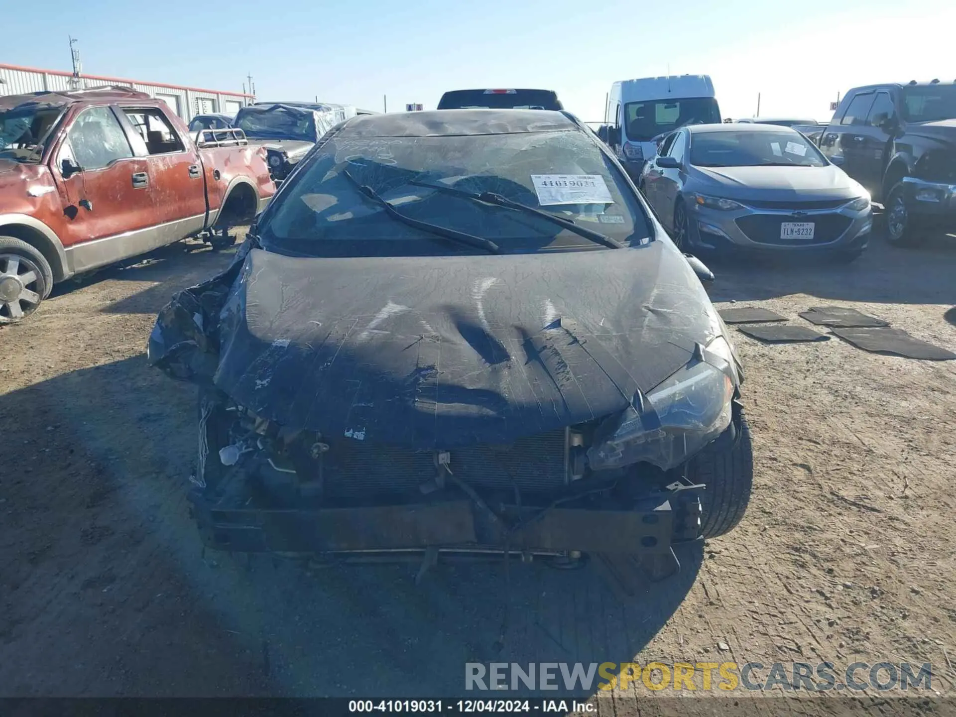 13 Photograph of a damaged car 5YFBURHE0KP917403 TOYOTA COROLLA 2019