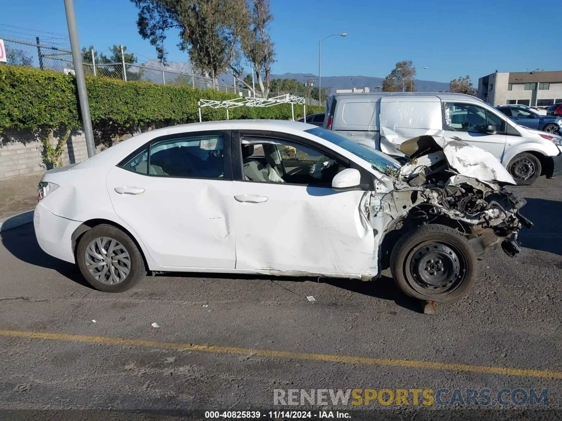 14 Photograph of a damaged car 5YFBURHE0KP918650 TOYOTA COROLLA 2019