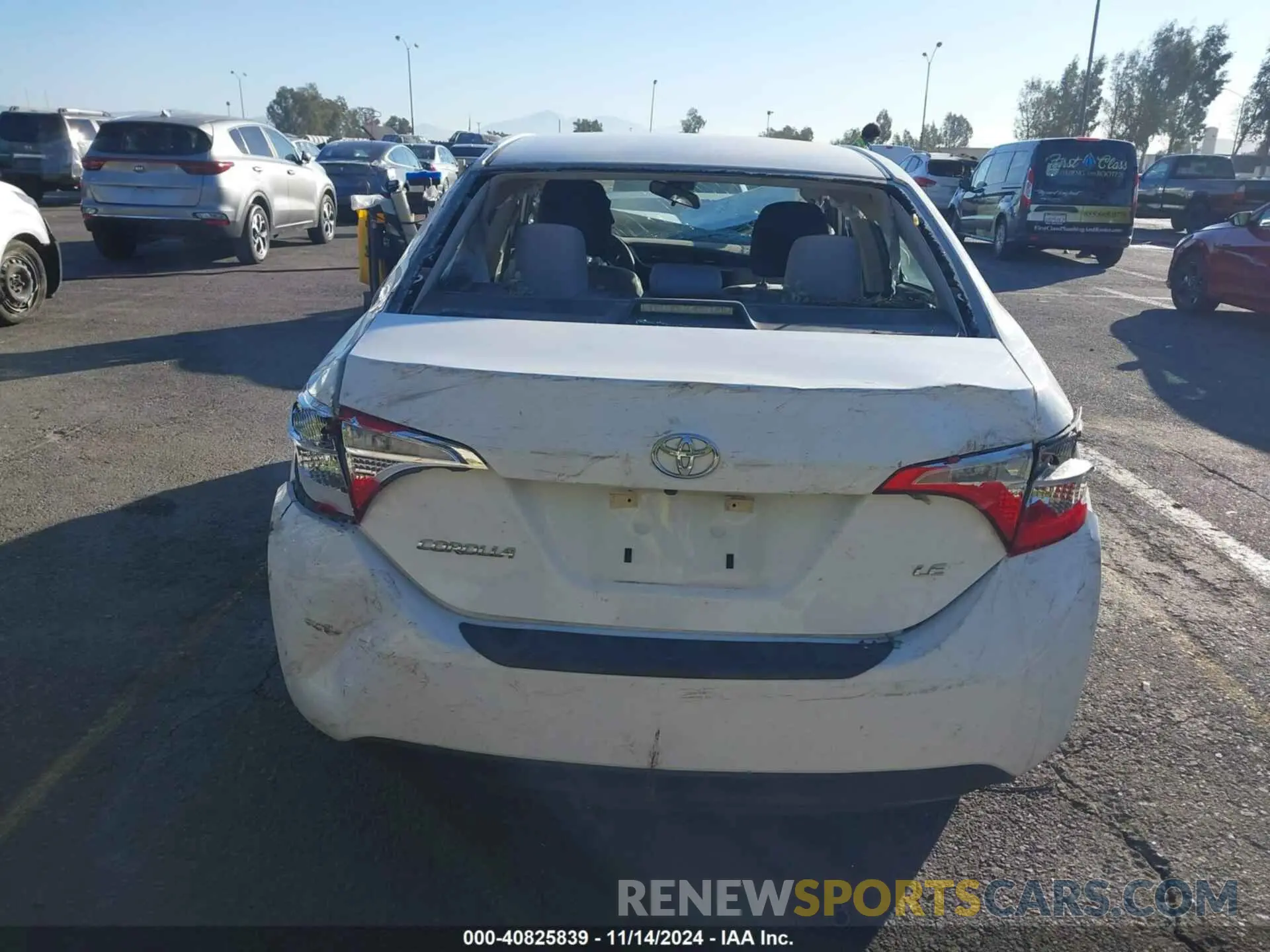 17 Photograph of a damaged car 5YFBURHE0KP918650 TOYOTA COROLLA 2019