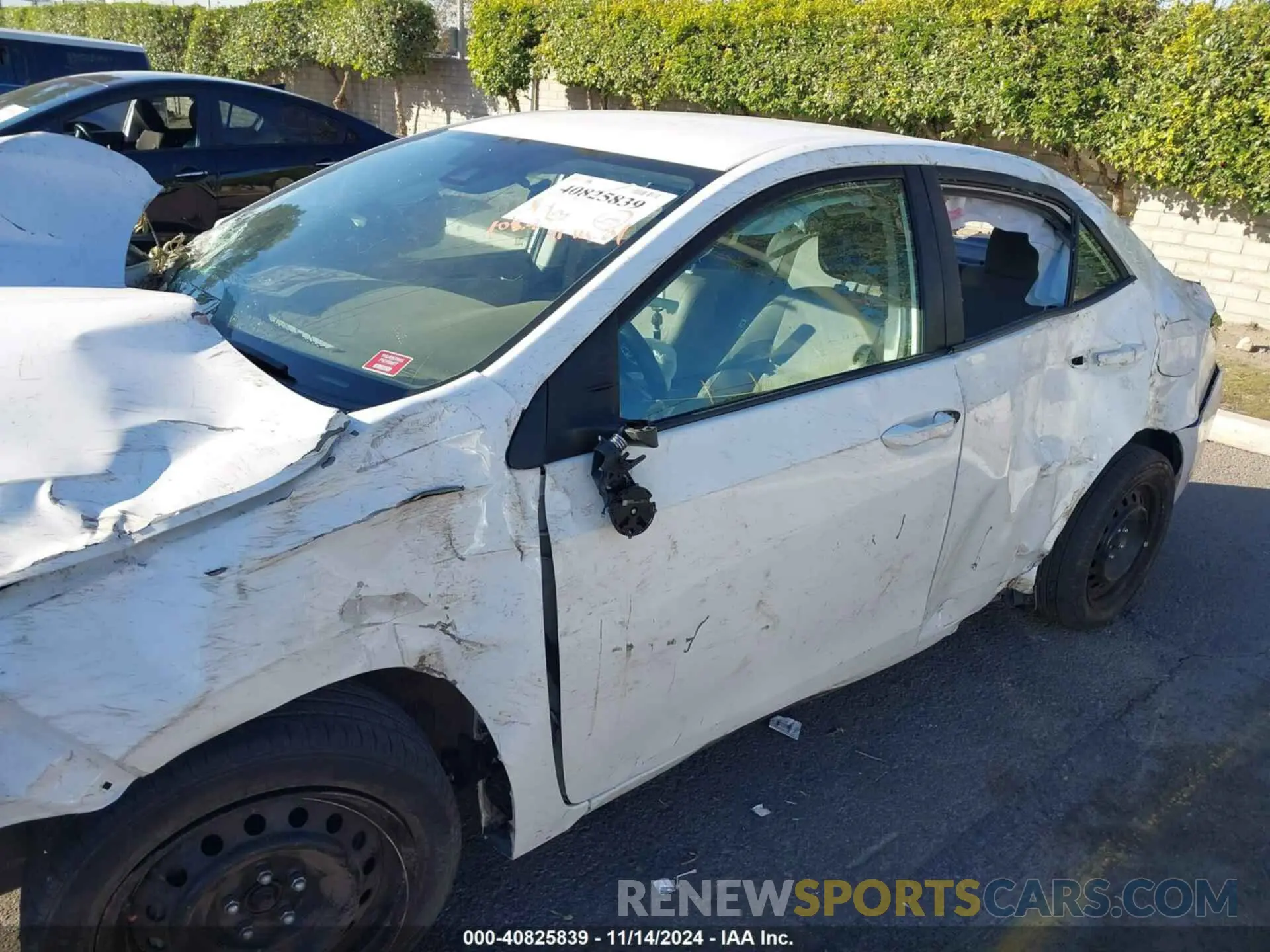 18 Photograph of a damaged car 5YFBURHE0KP918650 TOYOTA COROLLA 2019