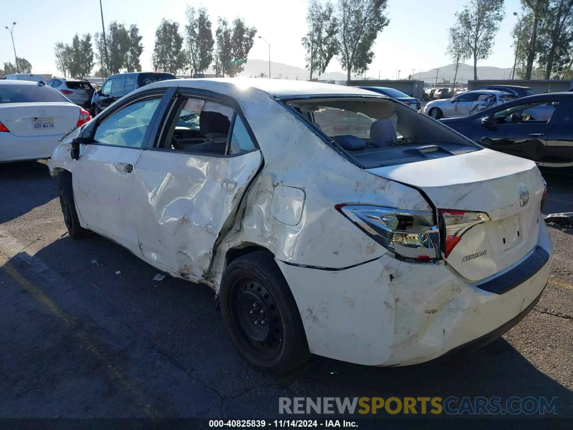 3 Photograph of a damaged car 5YFBURHE0KP918650 TOYOTA COROLLA 2019