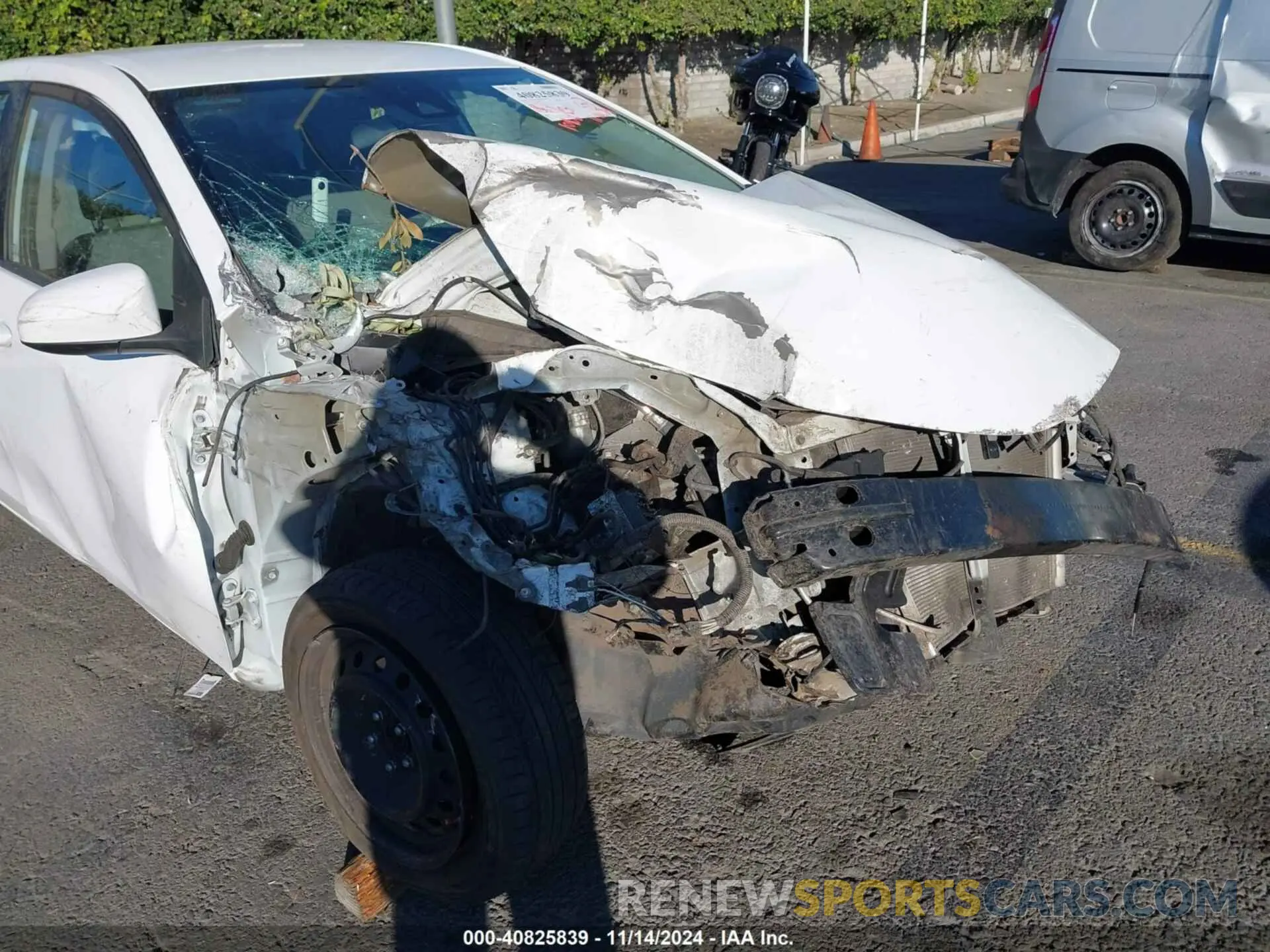 6 Photograph of a damaged car 5YFBURHE0KP918650 TOYOTA COROLLA 2019