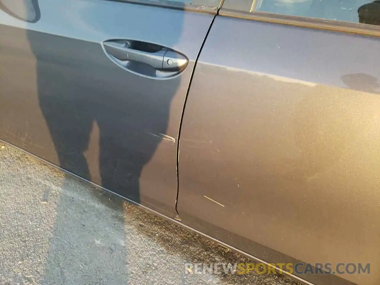 9 Photograph of a damaged car 5YFBURHE0KP922407 TOYOTA COROLLA 2019