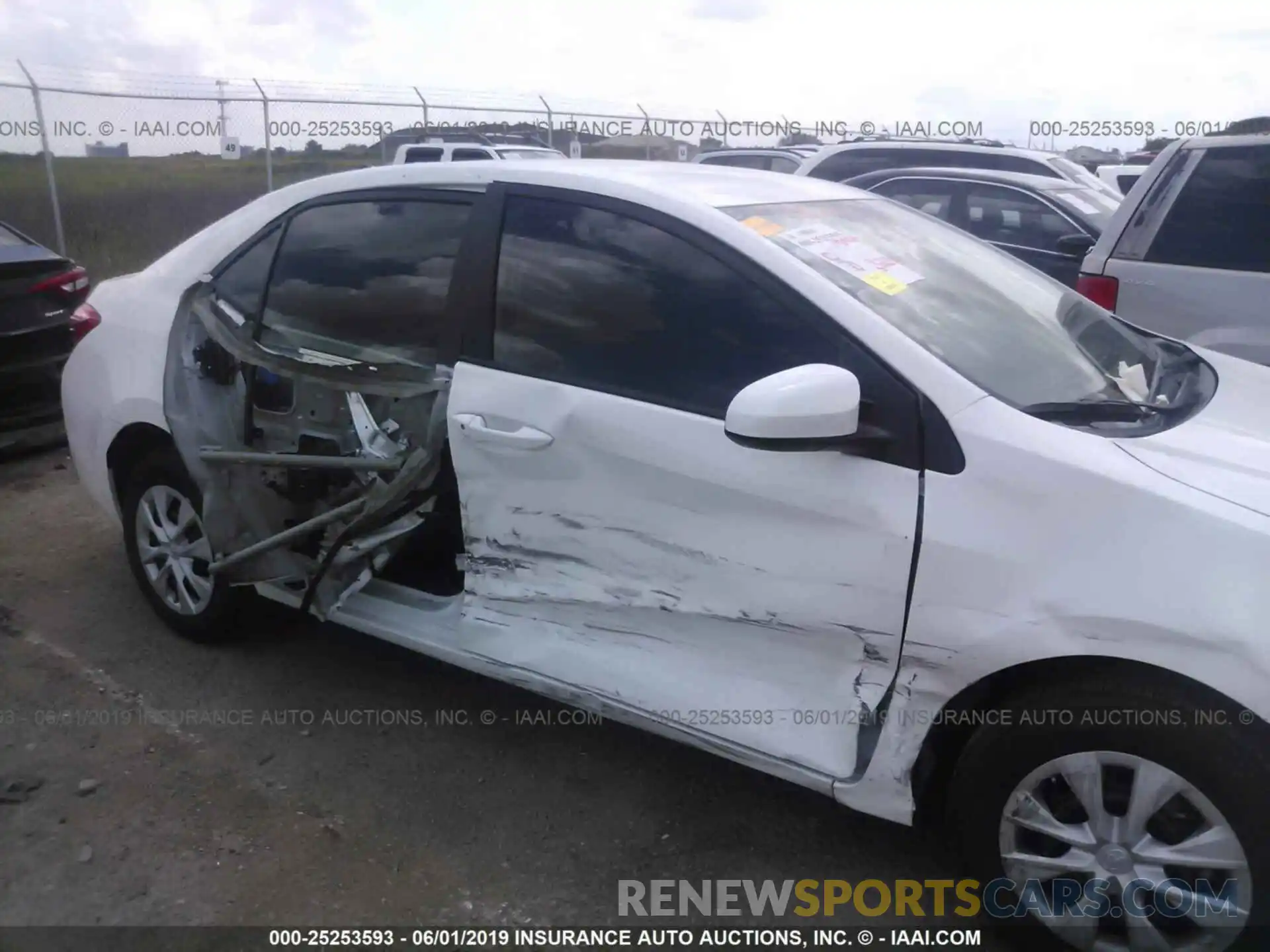 6 Photograph of a damaged car 5YFBURHE0KP924576 TOYOTA COROLLA 2019