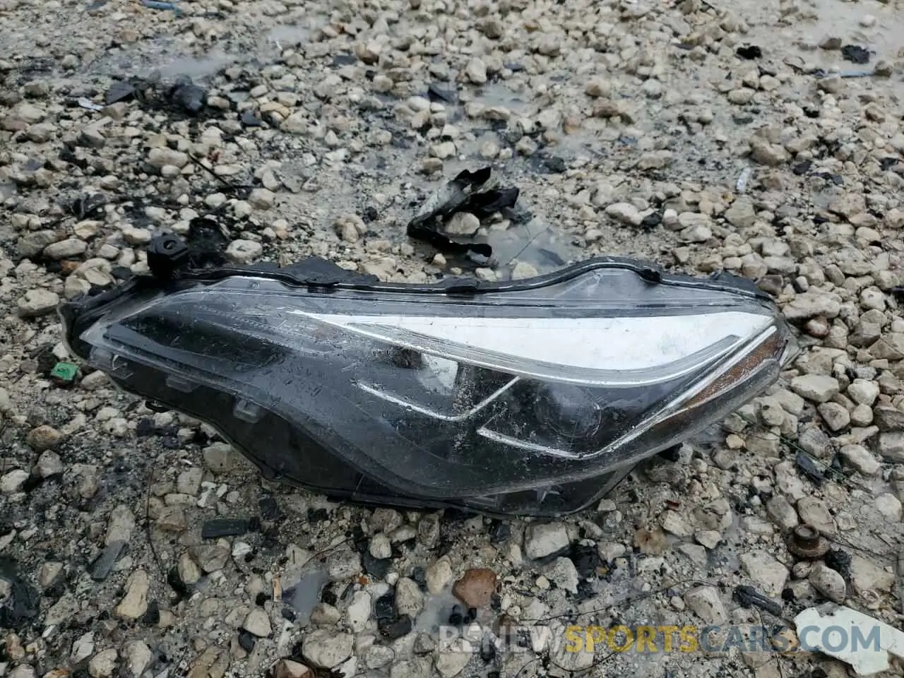 12 Photograph of a damaged car 5YFBURHE0KP924903 TOYOTA COROLLA 2019