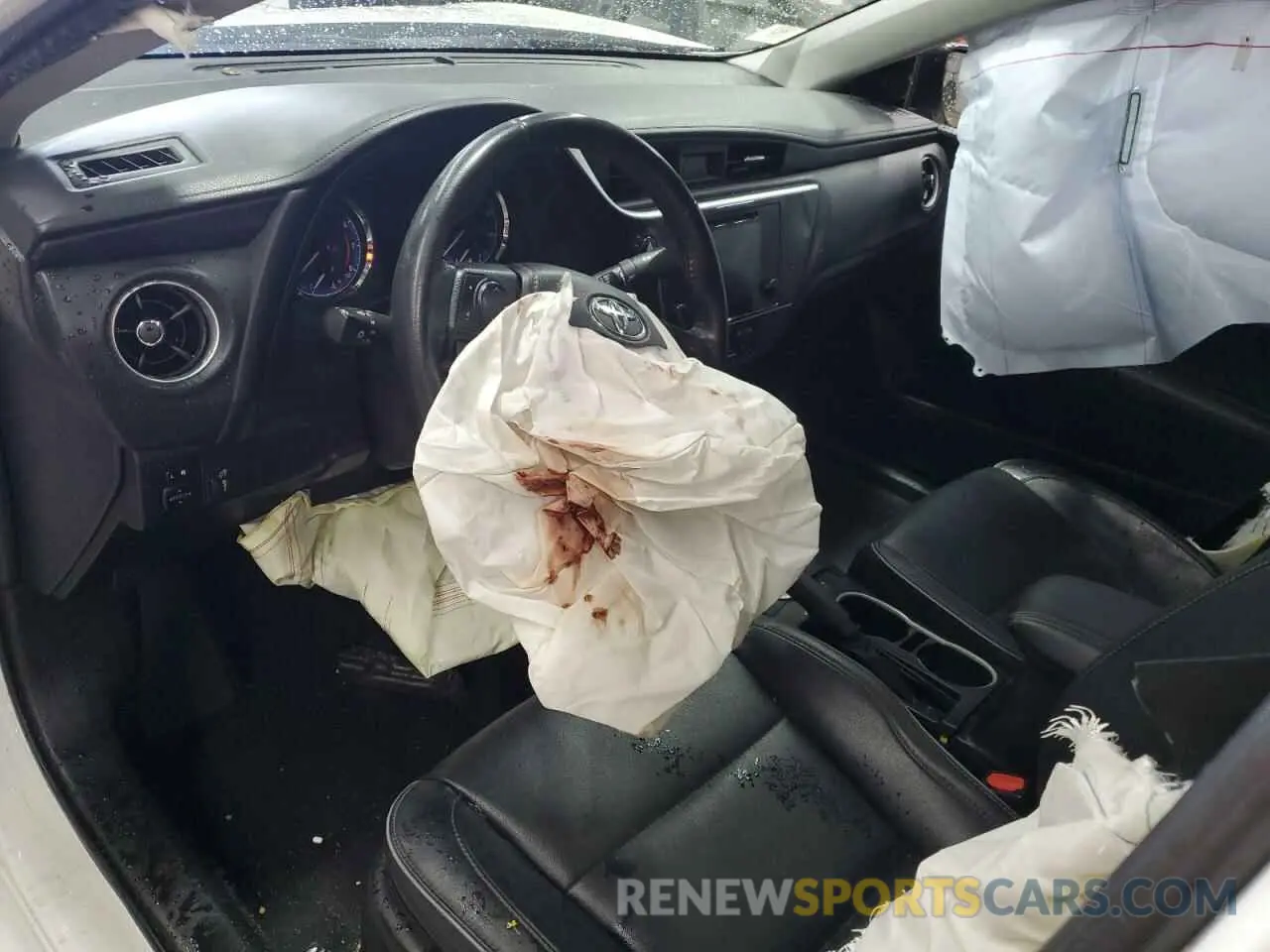 8 Photograph of a damaged car 5YFBURHE0KP925453 TOYOTA COROLLA 2019