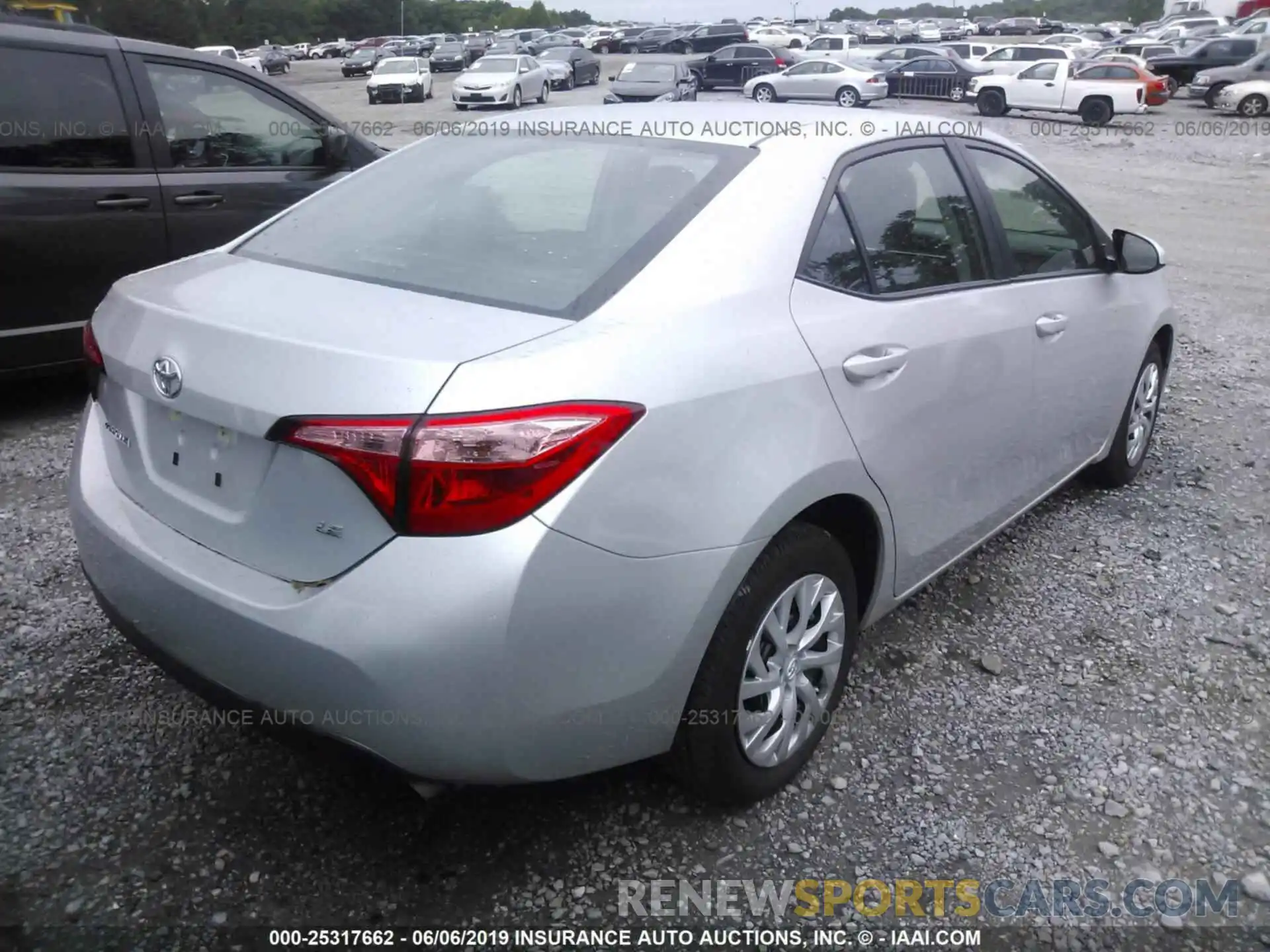 4 Photograph of a damaged car 5YFBURHE0KP928059 TOYOTA COROLLA 2019