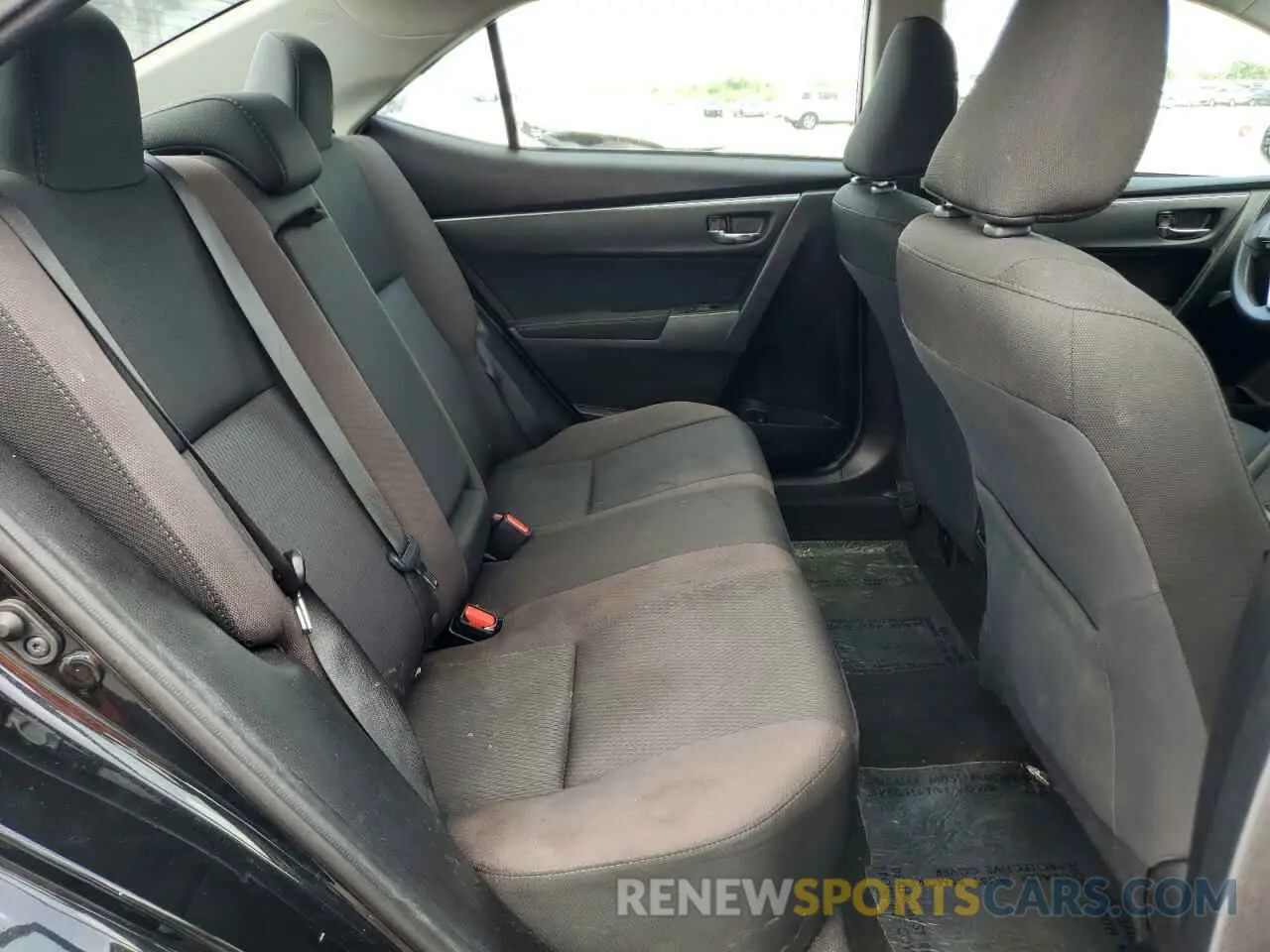 10 Photograph of a damaged car 5YFBURHE0KP934606 TOYOTA COROLLA 2019
