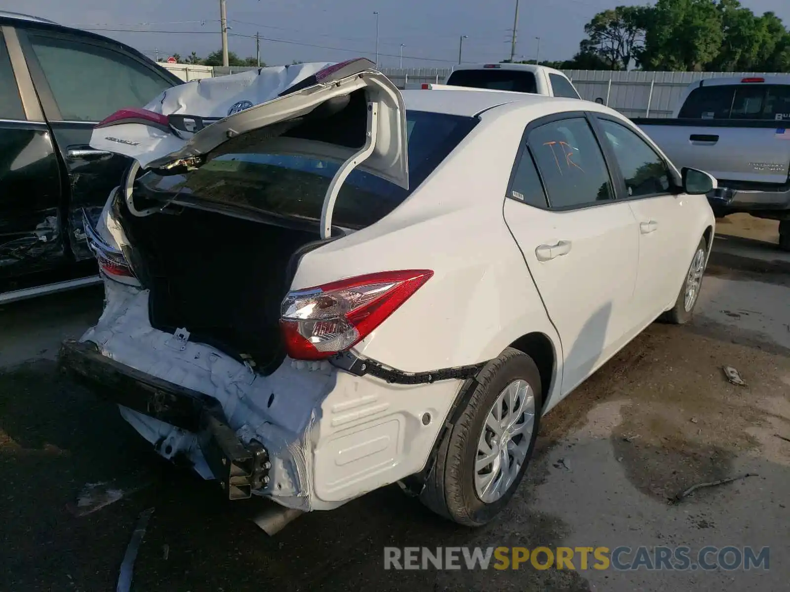 4 Photograph of a damaged car 5YFBURHE0KP937599 TOYOTA COROLLA 2019