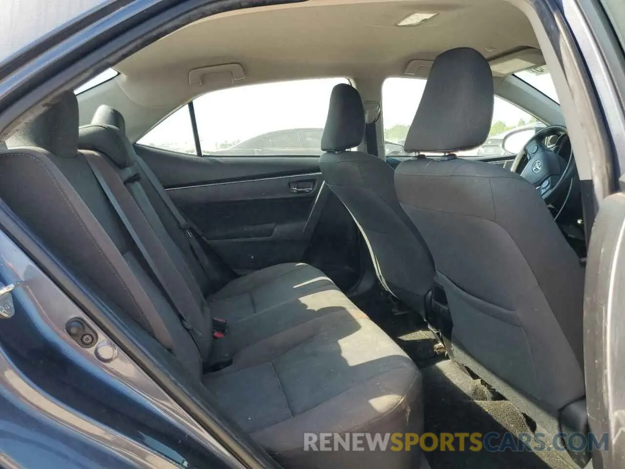 10 Photograph of a damaged car 5YFBURHE0KP937893 TOYOTA COROLLA 2019