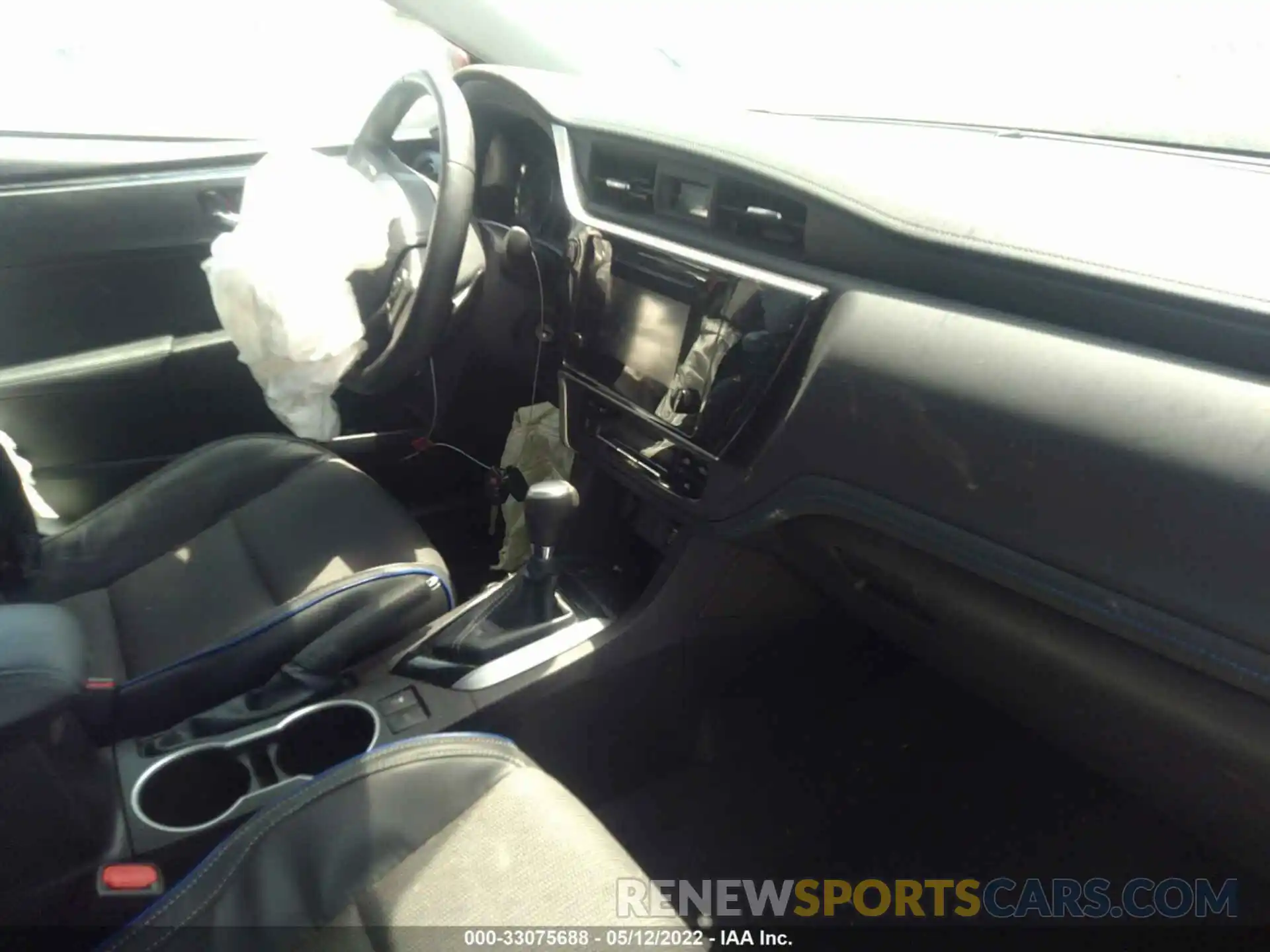 5 Photograph of a damaged car 5YFBURHE0KP937960 TOYOTA COROLLA 2019