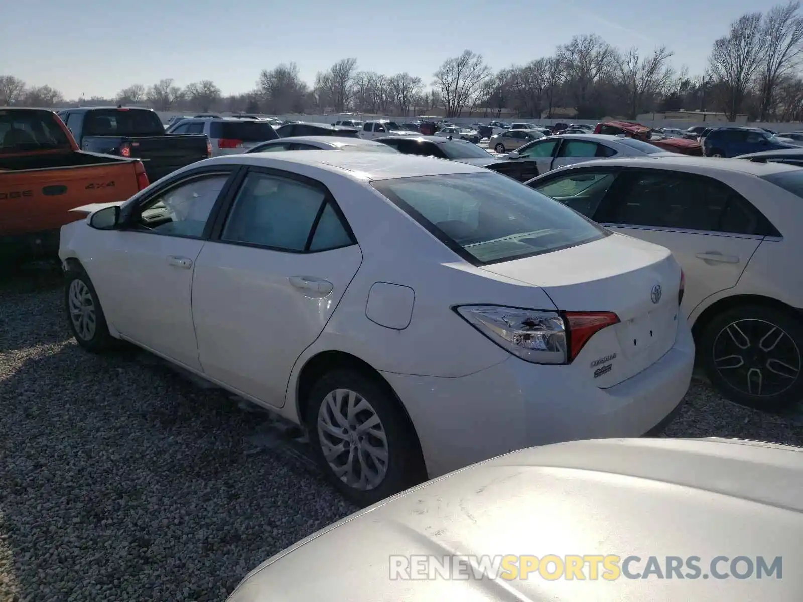 3 Photograph of a damaged car 5YFBURHE0KP938378 TOYOTA COROLLA 2019