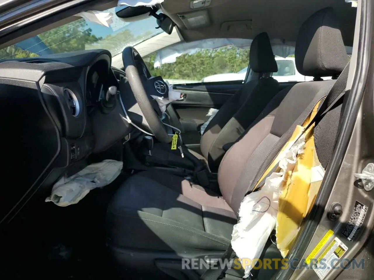 7 Photograph of a damaged car 5YFBURHE0KP939191 TOYOTA COROLLA 2019