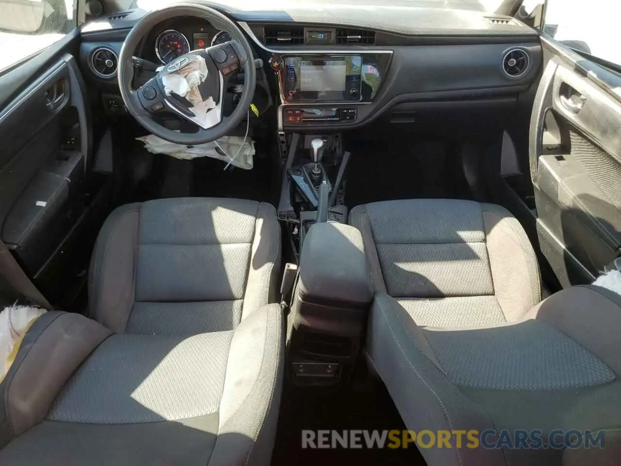 8 Photograph of a damaged car 5YFBURHE0KP939191 TOYOTA COROLLA 2019
