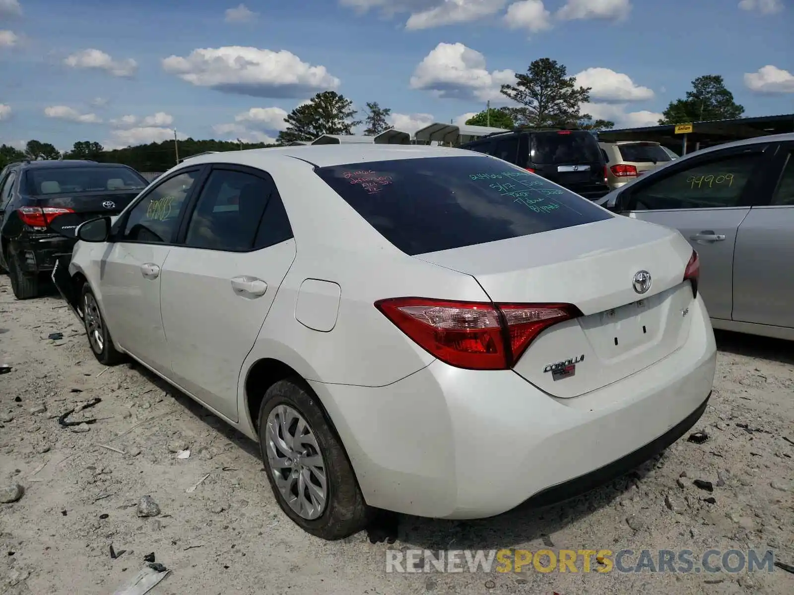 3 Photograph of a damaged car 5YFBURHE0KP939627 TOYOTA COROLLA 2019