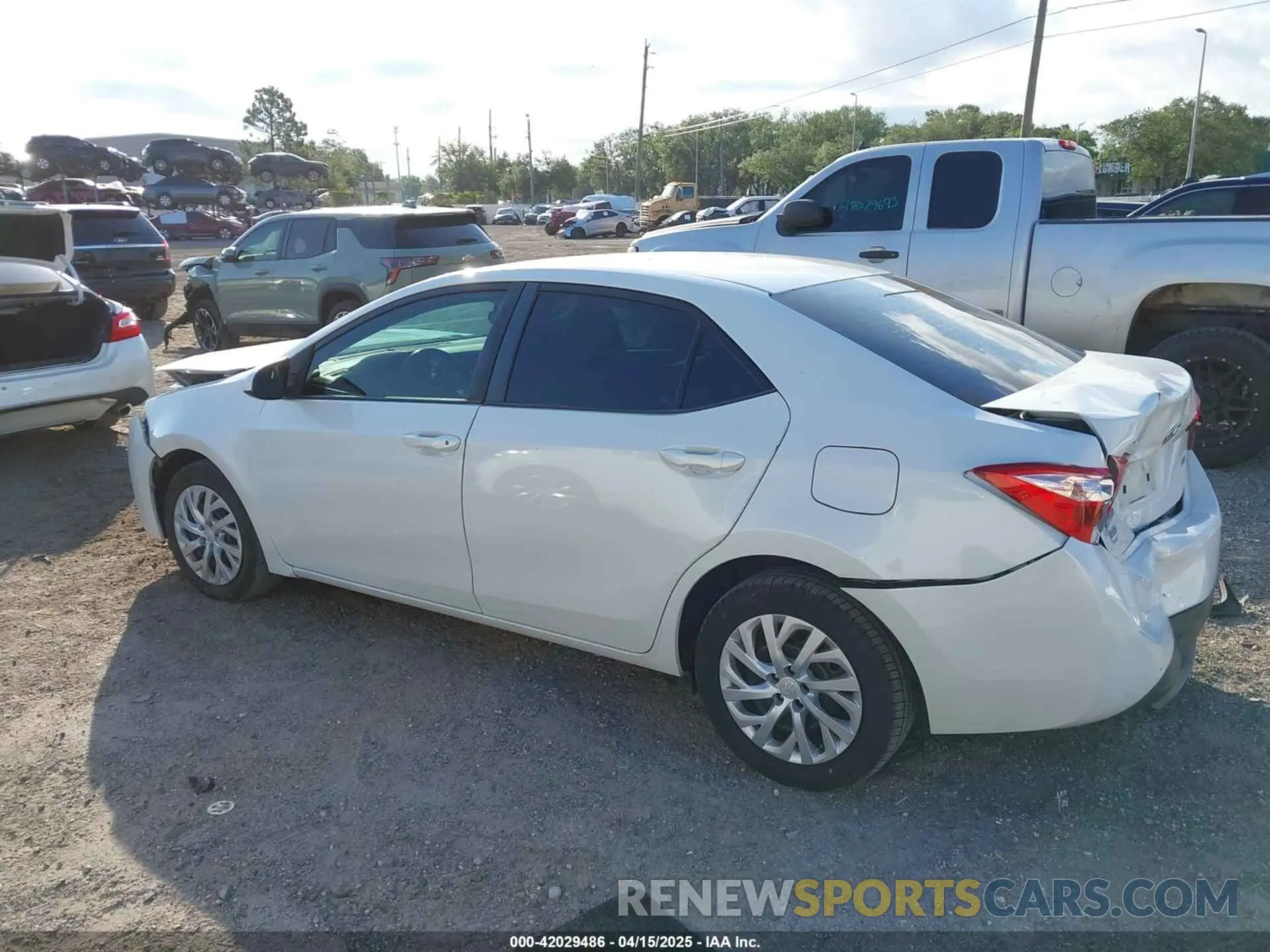 14 Photograph of a damaged car 5YFBURHE0KP940096 TOYOTA COROLLA 2019