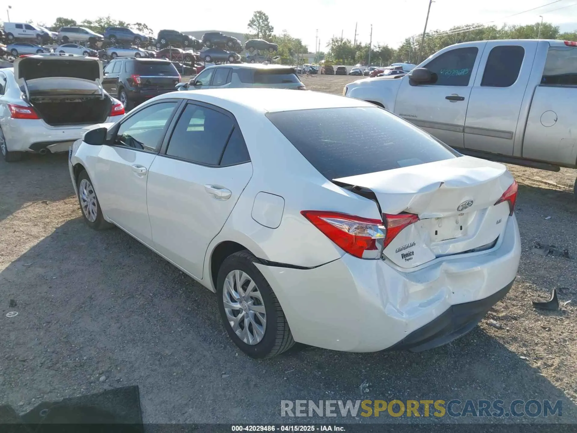 3 Photograph of a damaged car 5YFBURHE0KP940096 TOYOTA COROLLA 2019