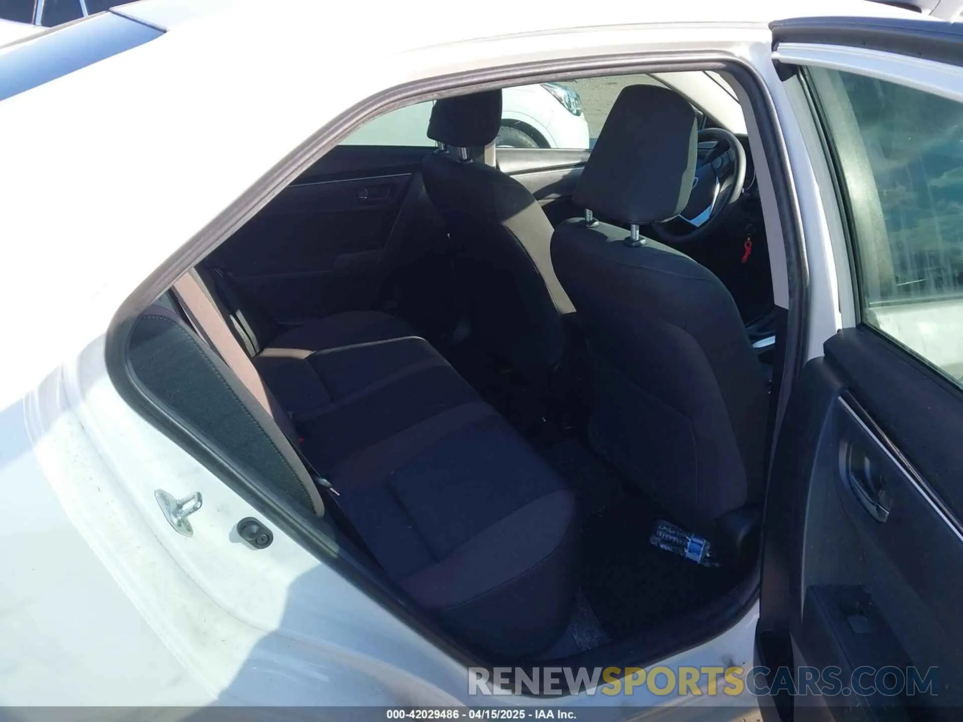 8 Photograph of a damaged car 5YFBURHE0KP940096 TOYOTA COROLLA 2019