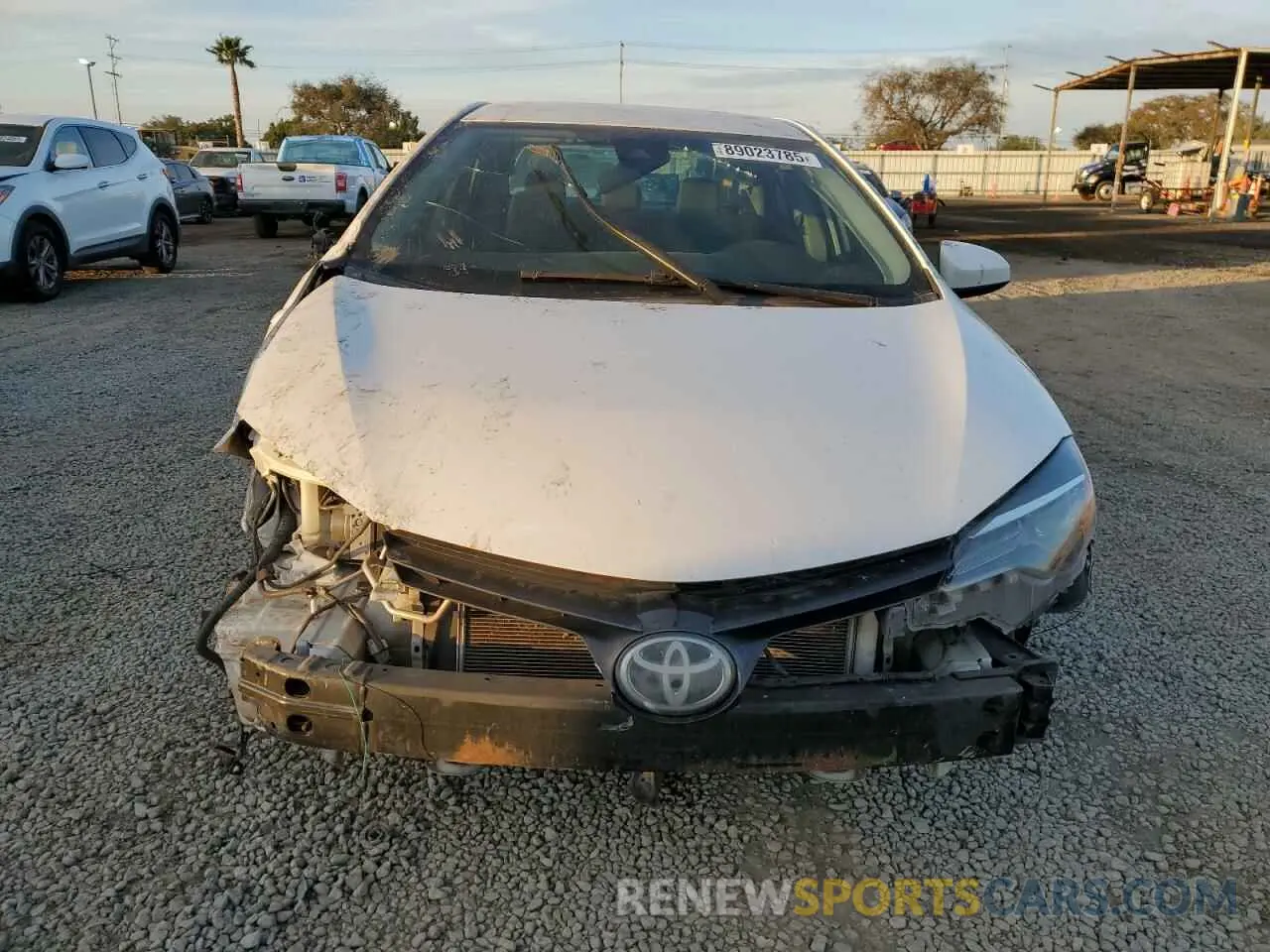 5 Photograph of a damaged car 5YFBURHE0KP940437 TOYOTA COROLLA 2019