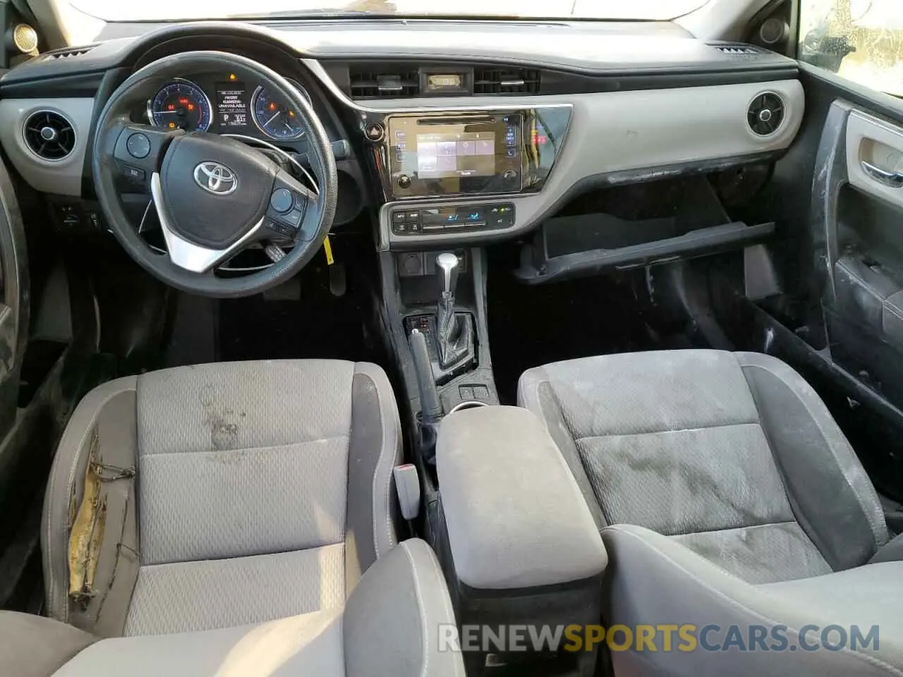 8 Photograph of a damaged car 5YFBURHE0KP940437 TOYOTA COROLLA 2019