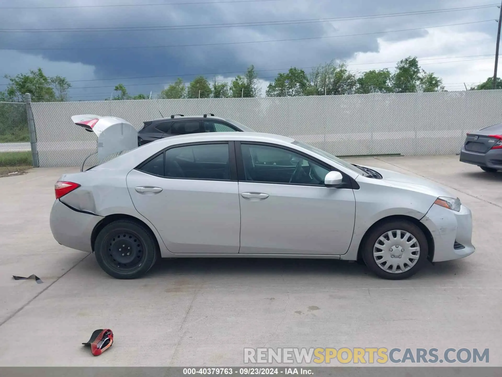 13 Photograph of a damaged car 5YFBURHE0KP946321 TOYOTA COROLLA 2019