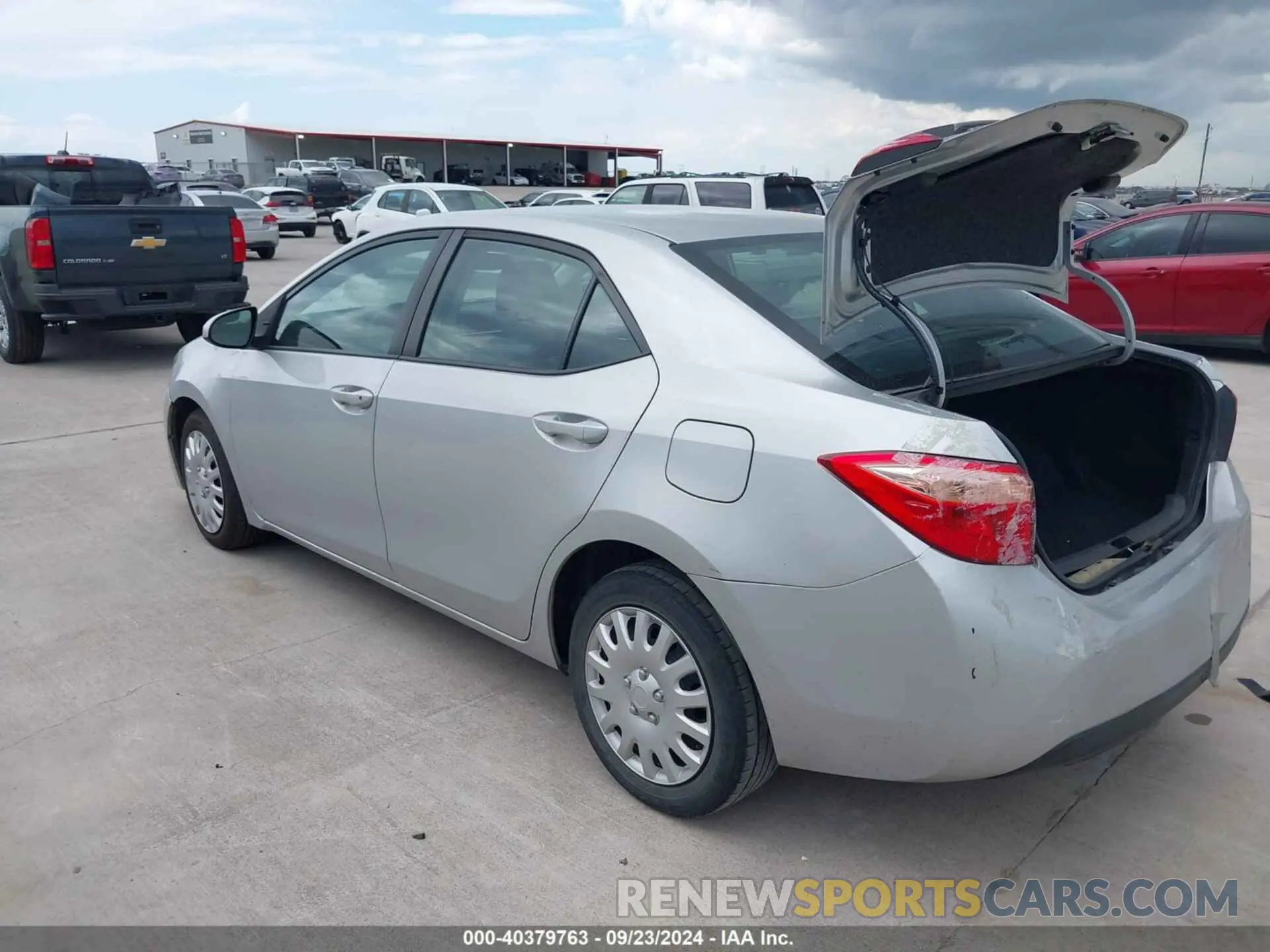 3 Photograph of a damaged car 5YFBURHE0KP946321 TOYOTA COROLLA 2019
