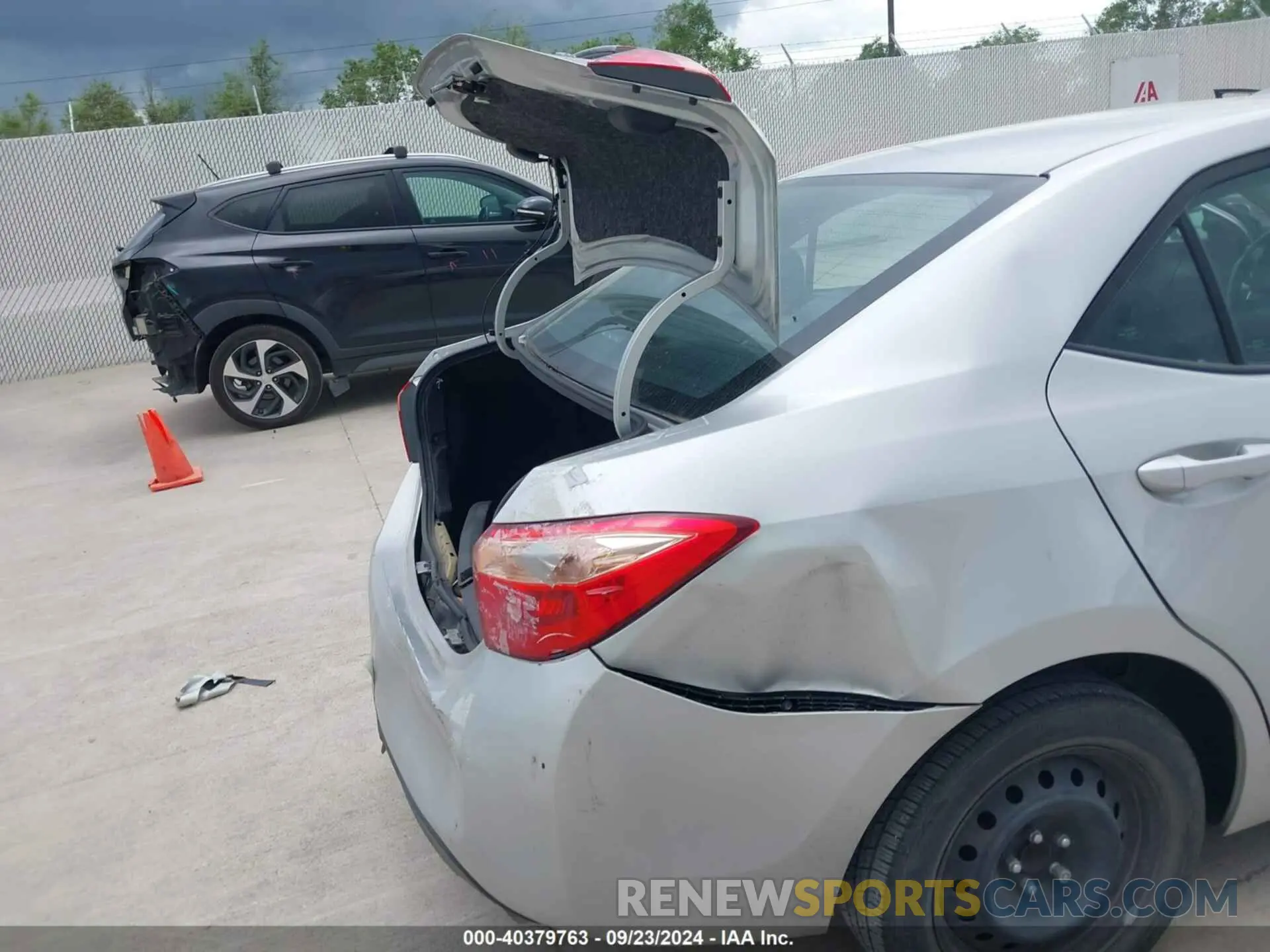 6 Photograph of a damaged car 5YFBURHE0KP946321 TOYOTA COROLLA 2019