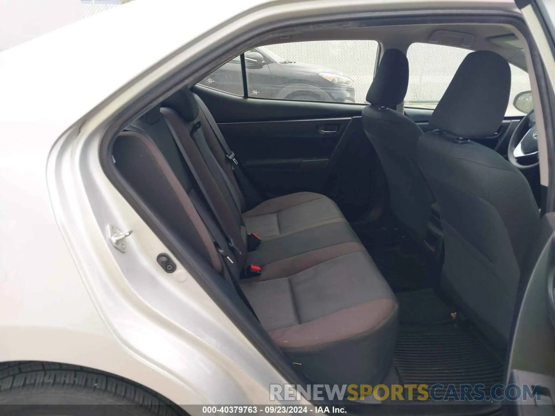 8 Photograph of a damaged car 5YFBURHE0KP946321 TOYOTA COROLLA 2019