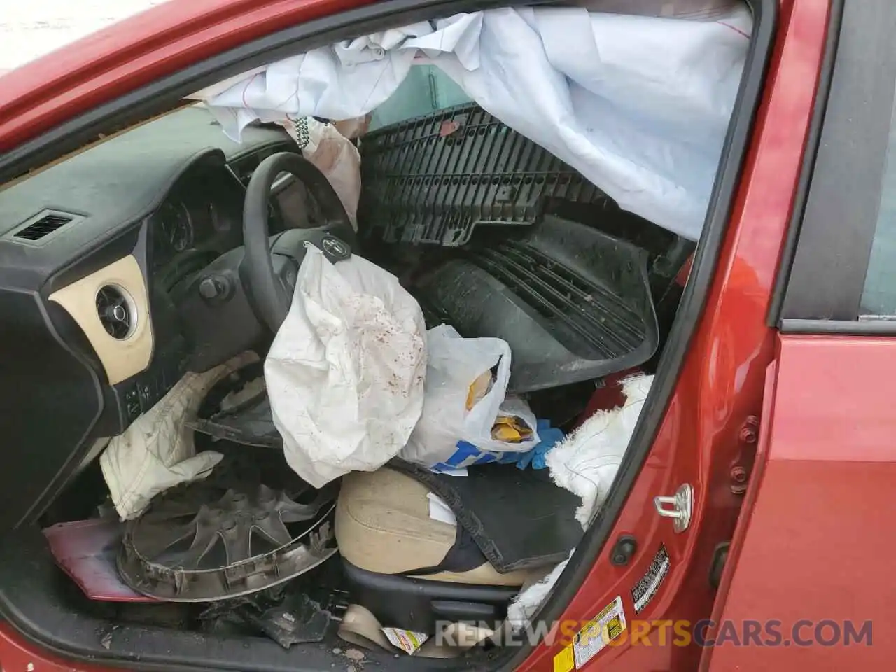 7 Photograph of a damaged car 5YFBURHE0KP947338 TOYOTA COROLLA 2019